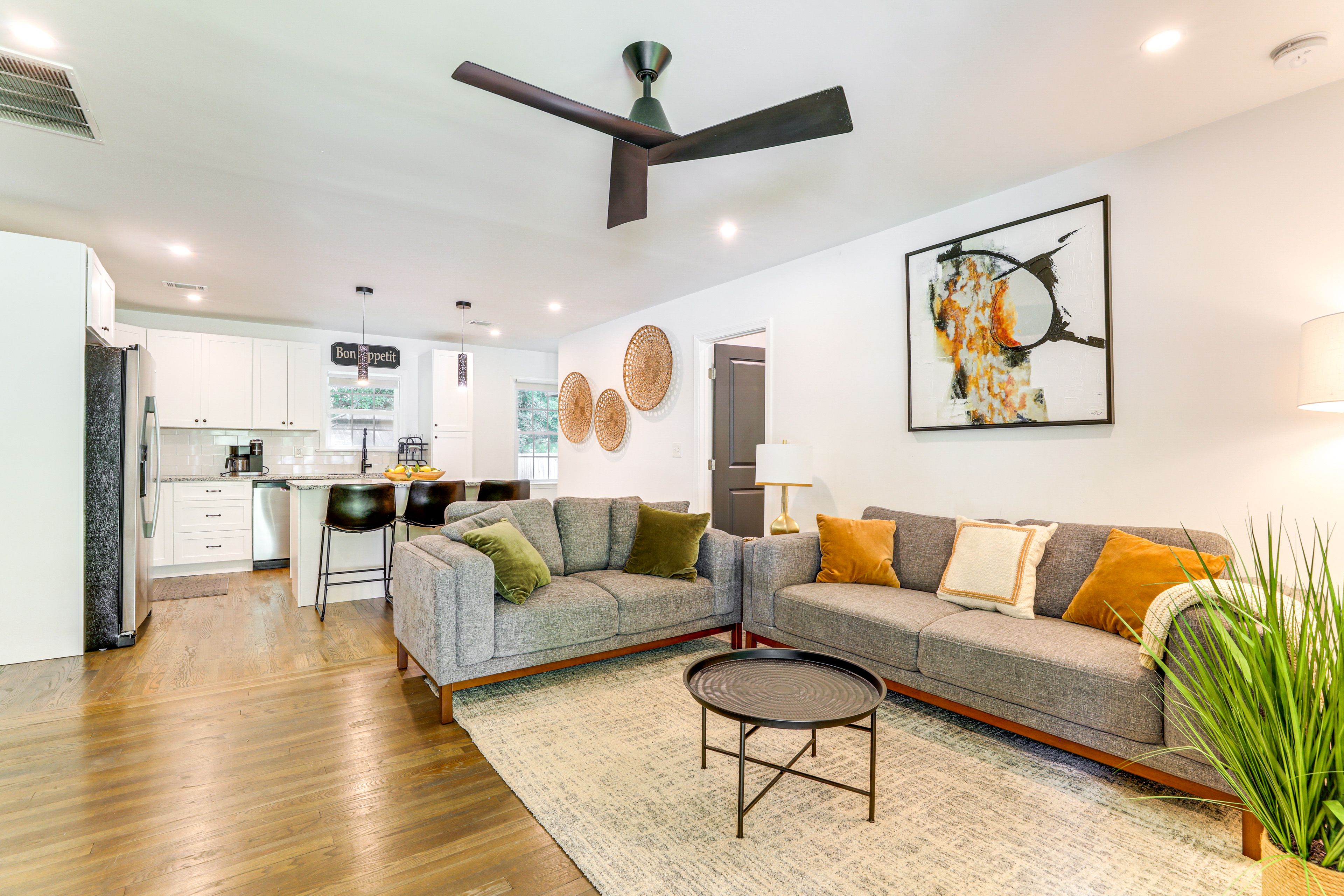 Atlanta Vacation Rental | 3BR | 2BA | 1,230 Sq Ft | 4 Steps to Enter
