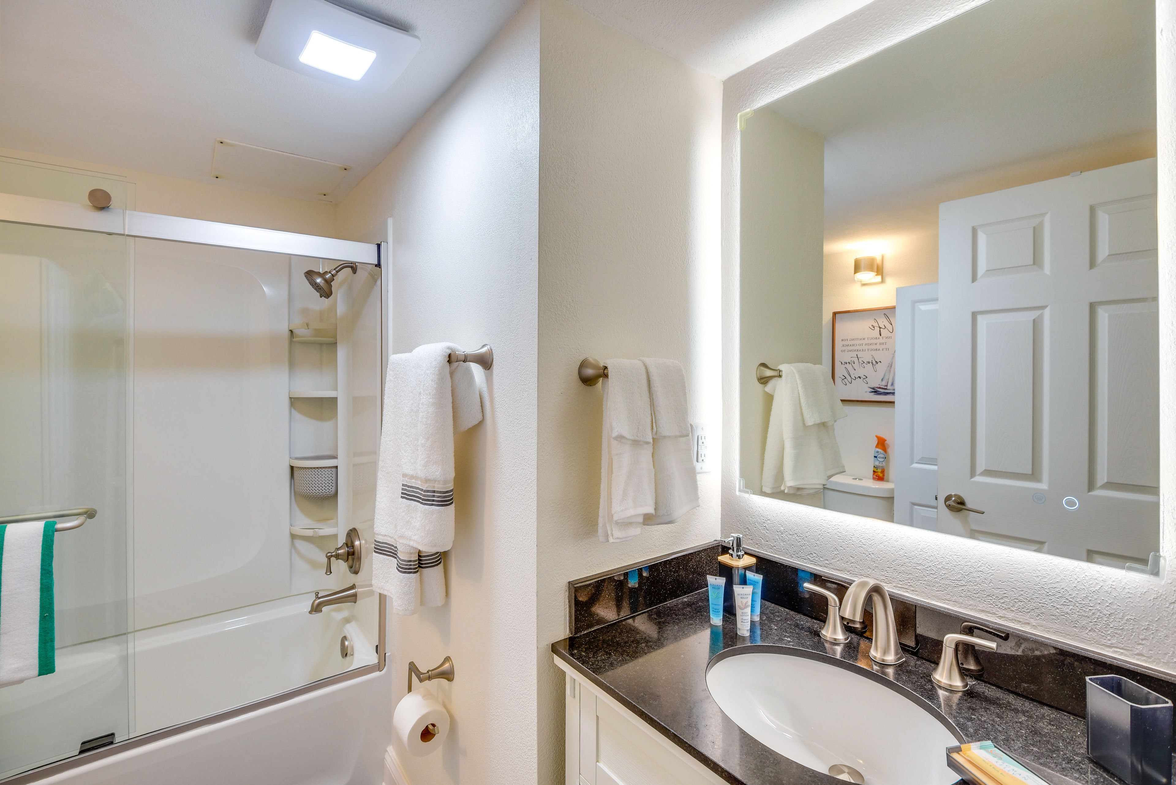 Bathroom | Towels Provided