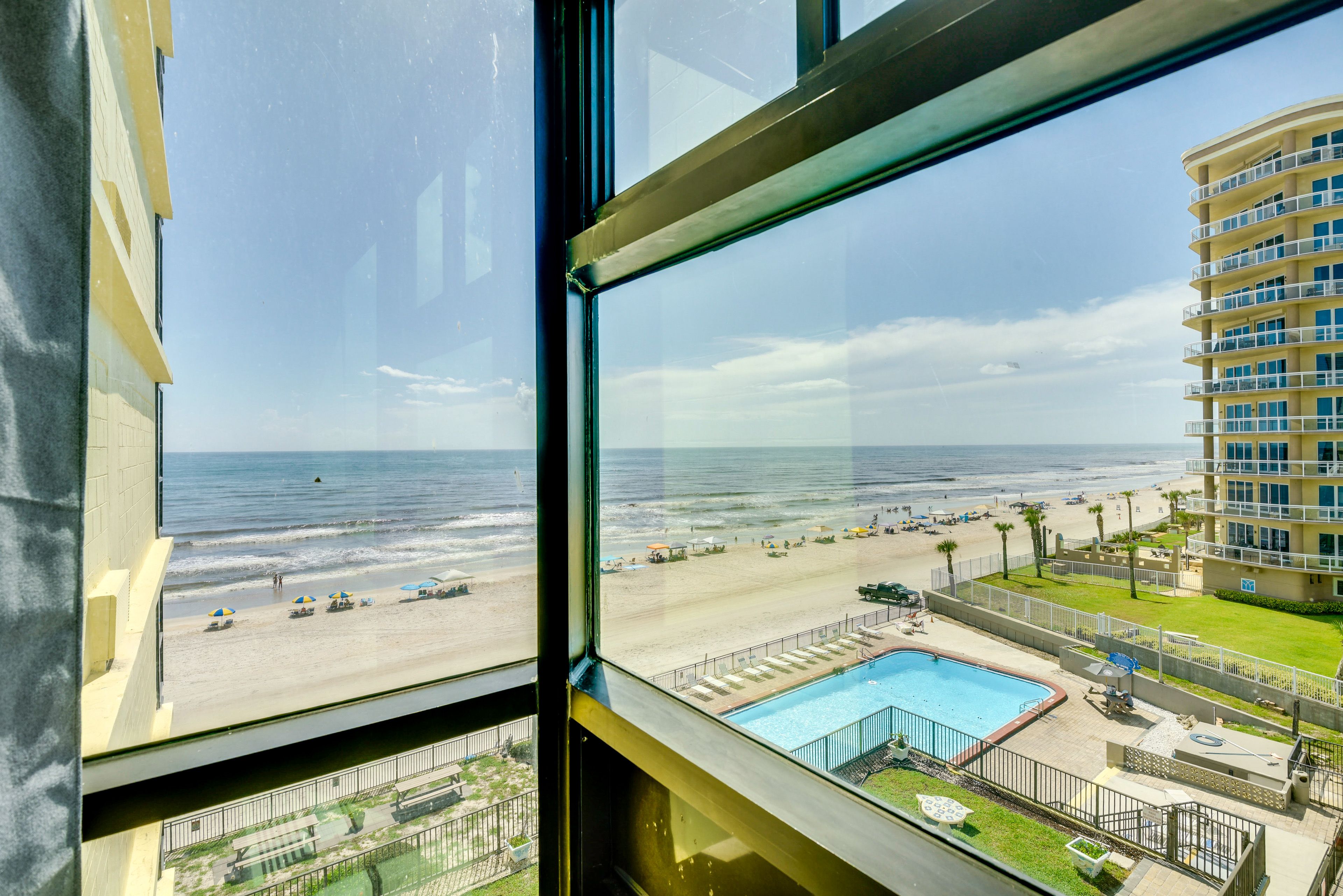 Ocean & Pool Views