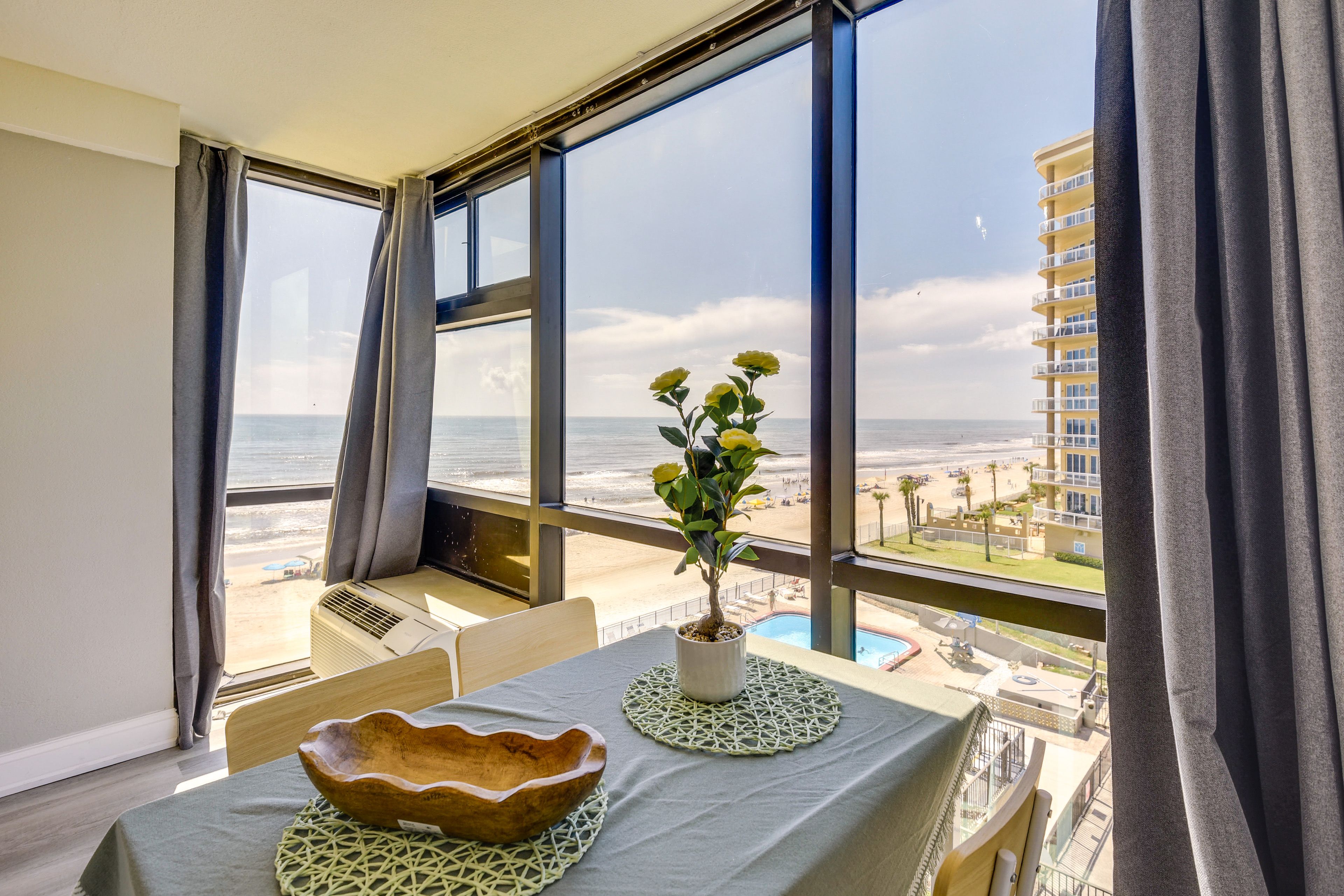 Dining Area | Partial Ocean Views | Single-Story Unit