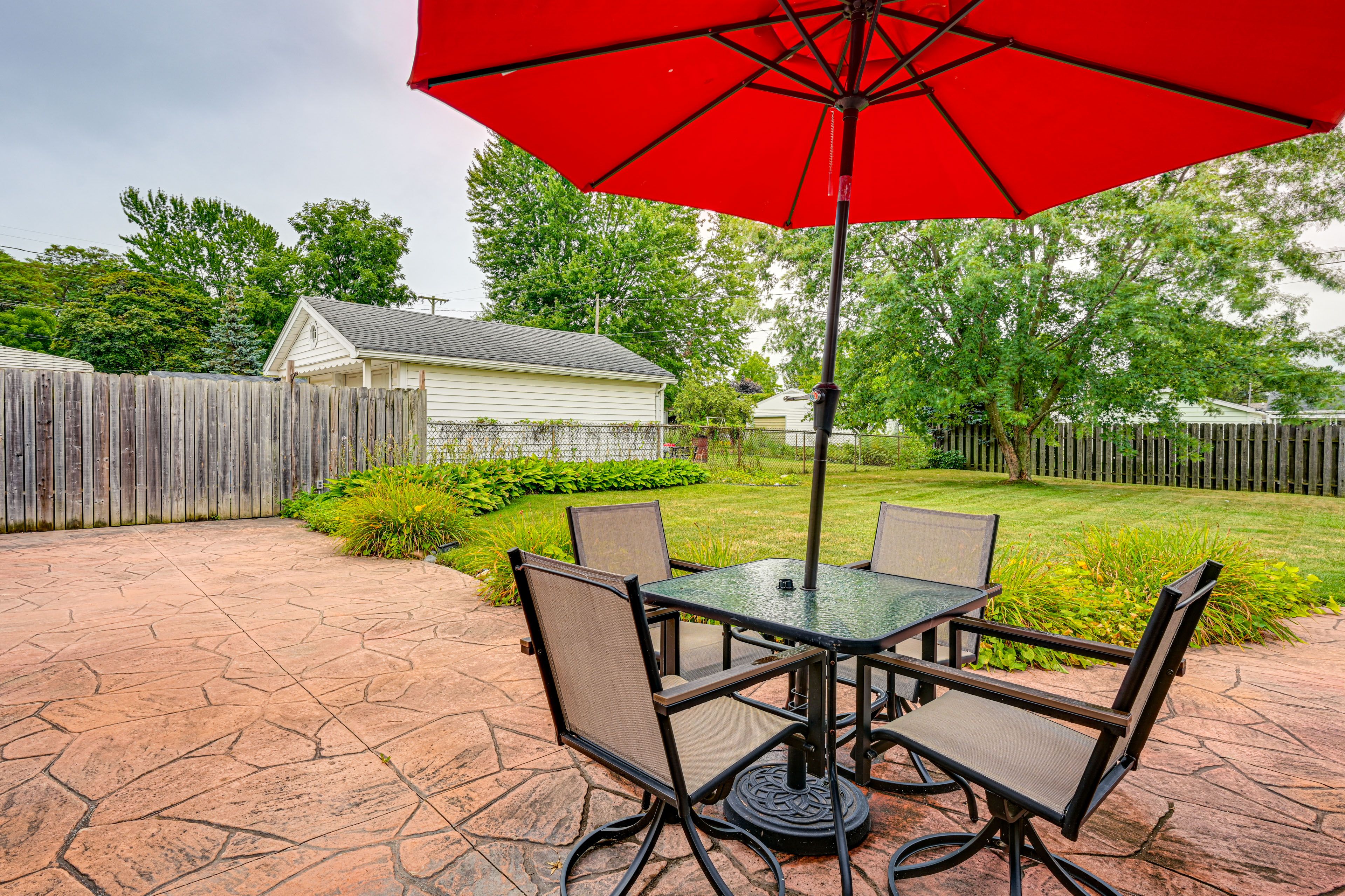Property Exterior | Fenced-in Yard | Blackstone grill
