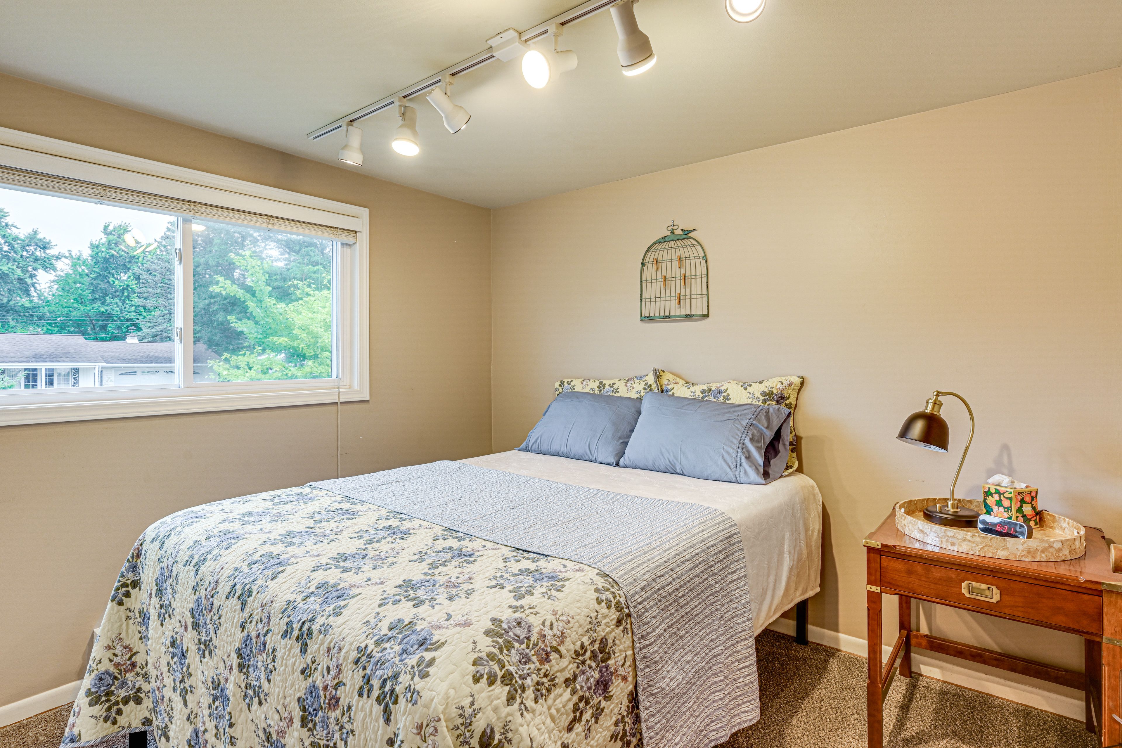 Bedroom 2 | 2nd Floor | Queen Bed