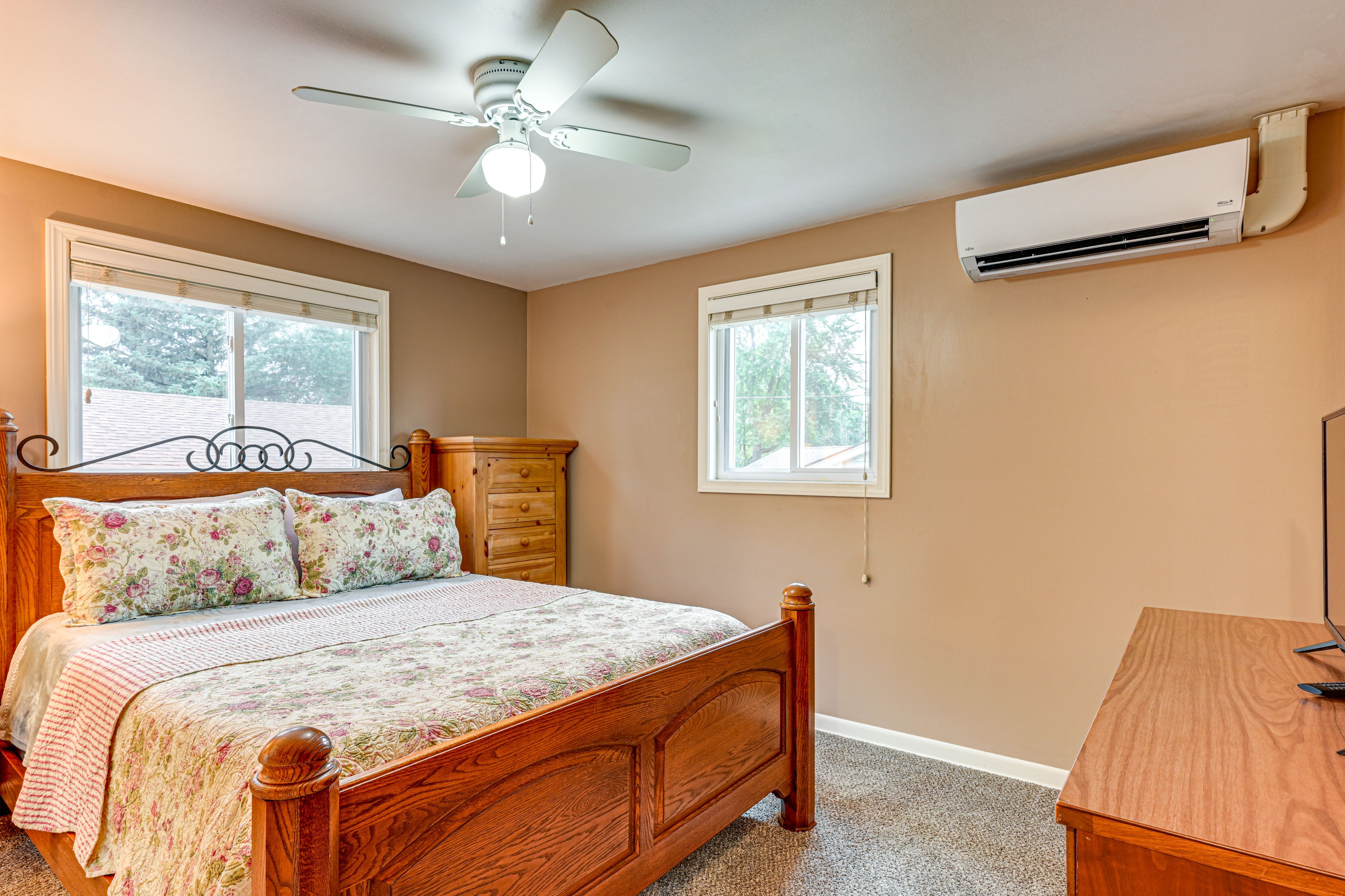 Bedroom 3 | 2nd Floor | Queen Bed