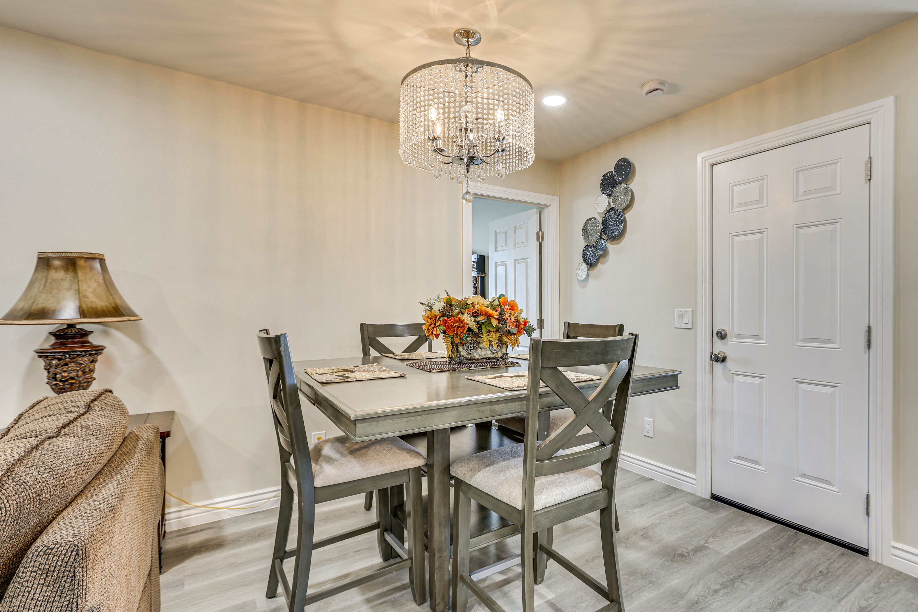 Dining Area | Dining Table | Dishware/Flatware