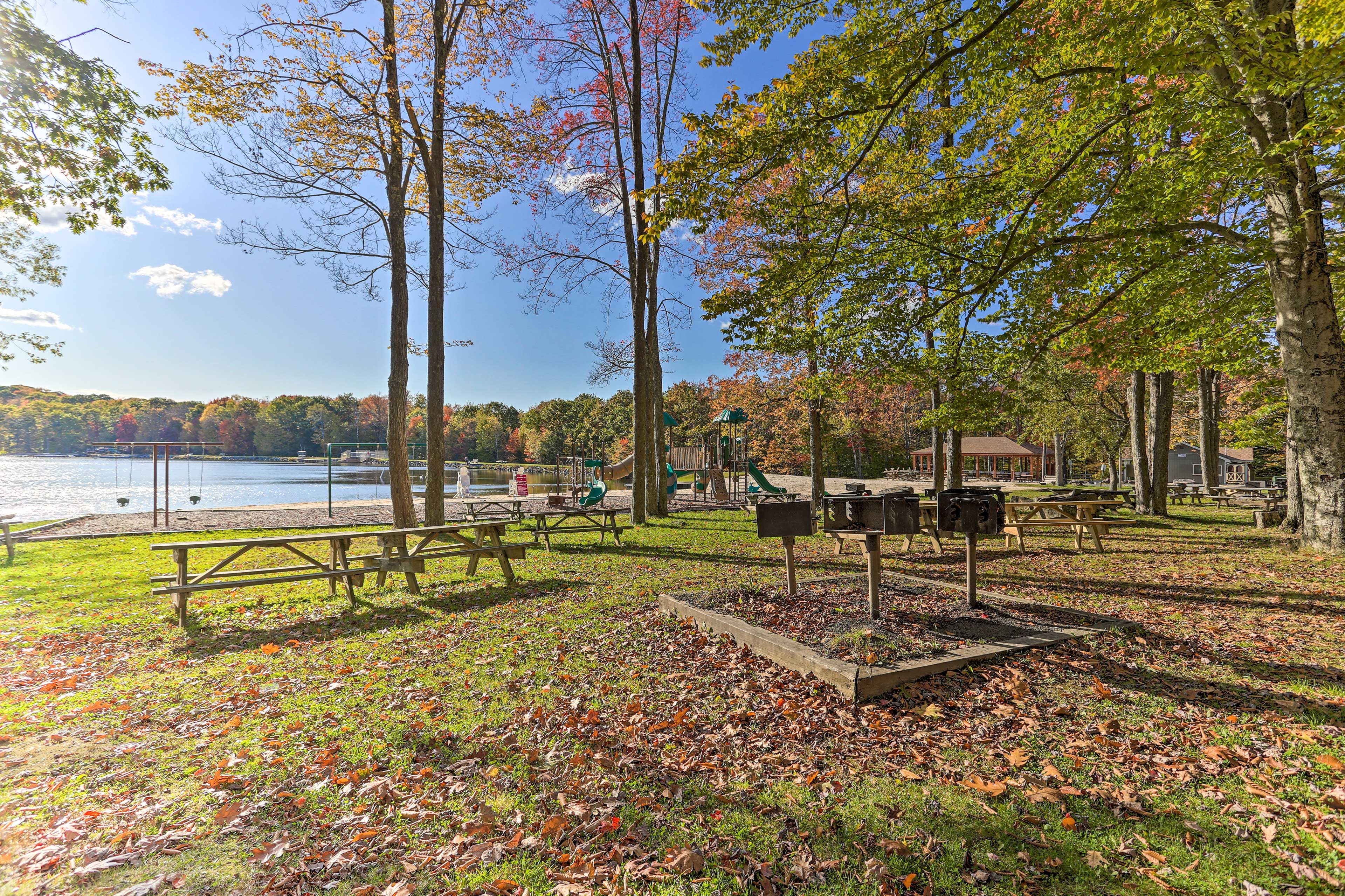 Locust Lake Village | Community Amenities
