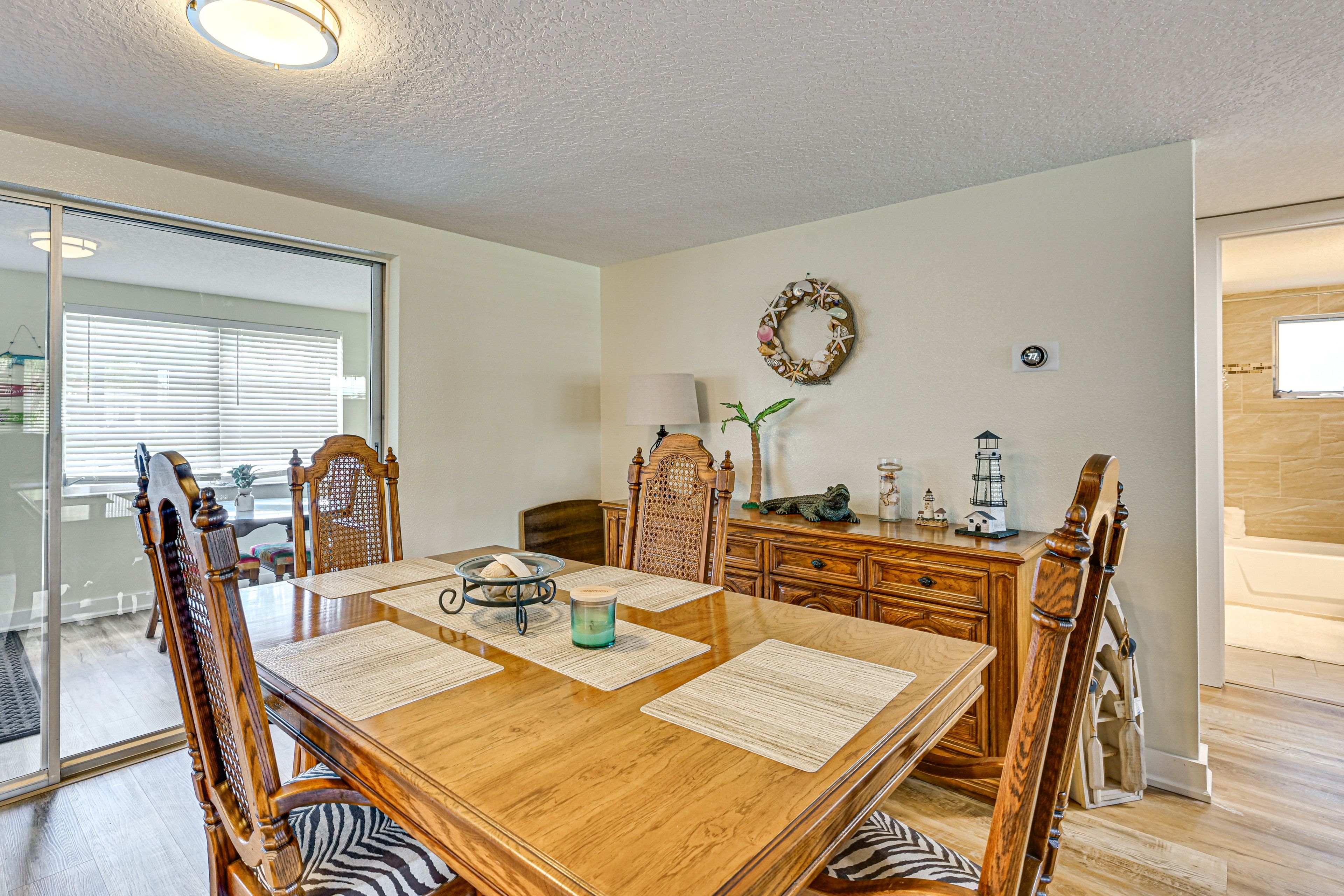 Dining Area | Dishware/Flatware