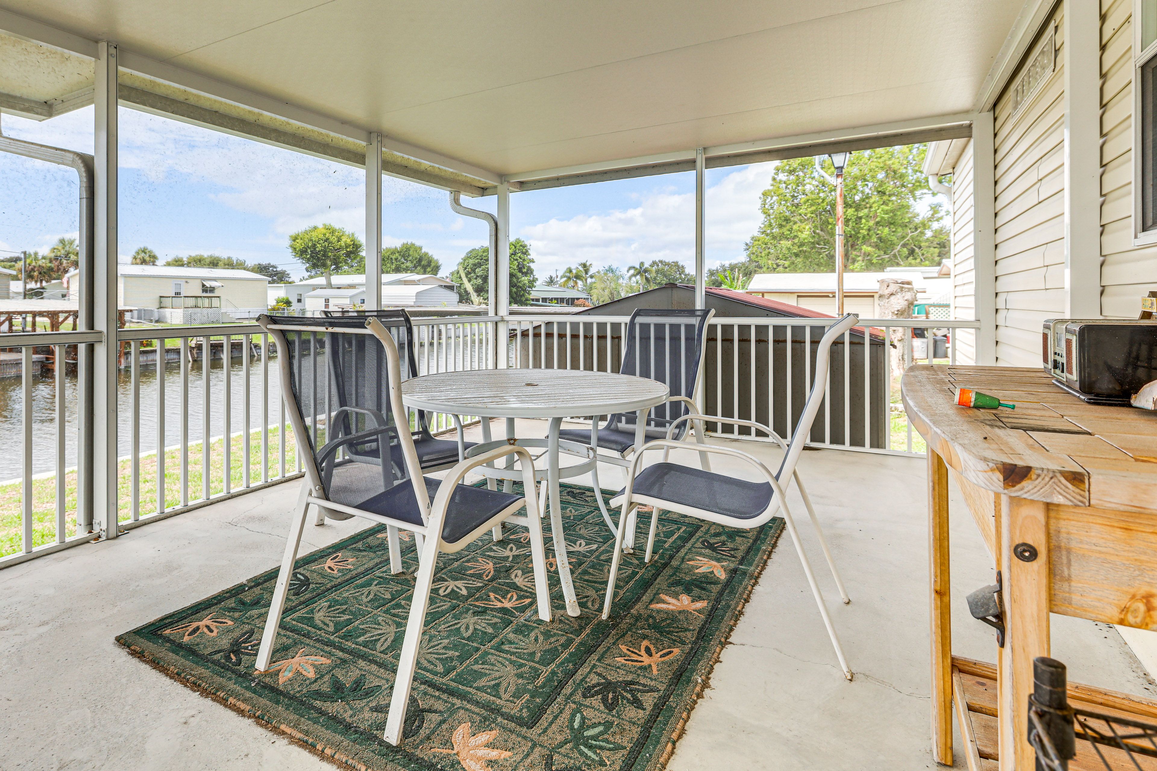 Okeechobee Vacation Rental | 2BR | 2BA | 1,300 Sq Ft | 6 Steps to Enter