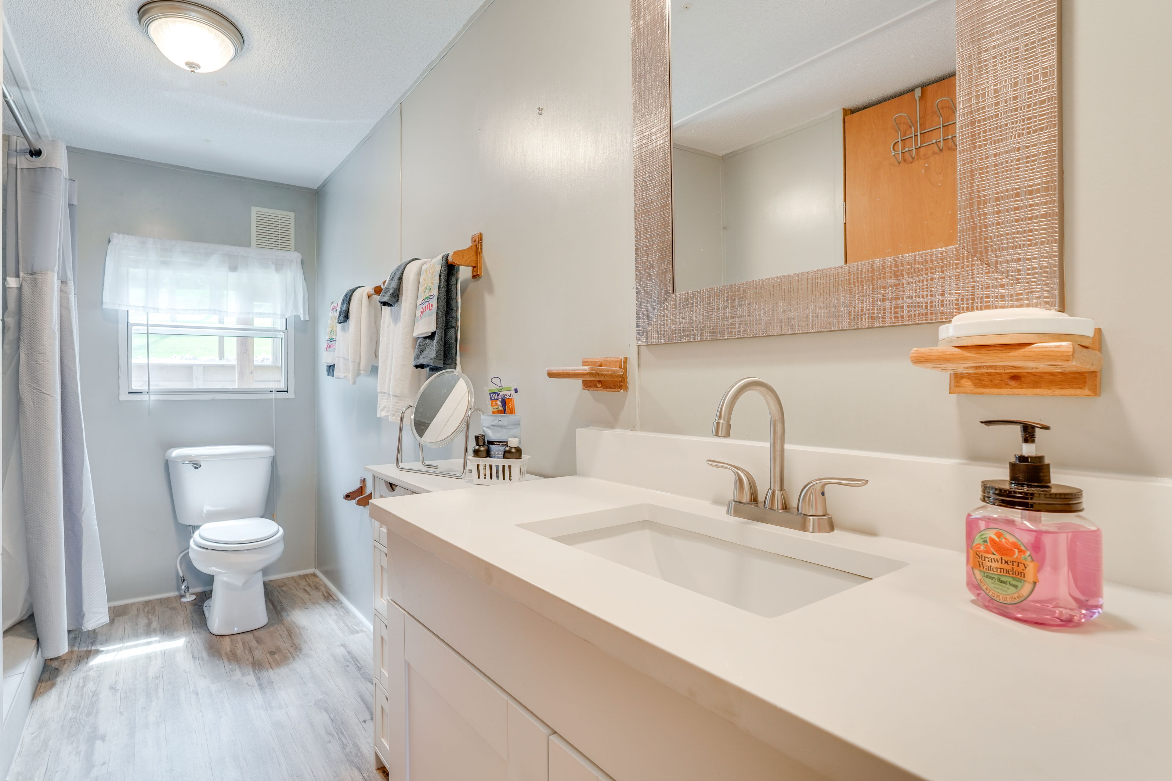En-Suite Bathroom | Towels Provided