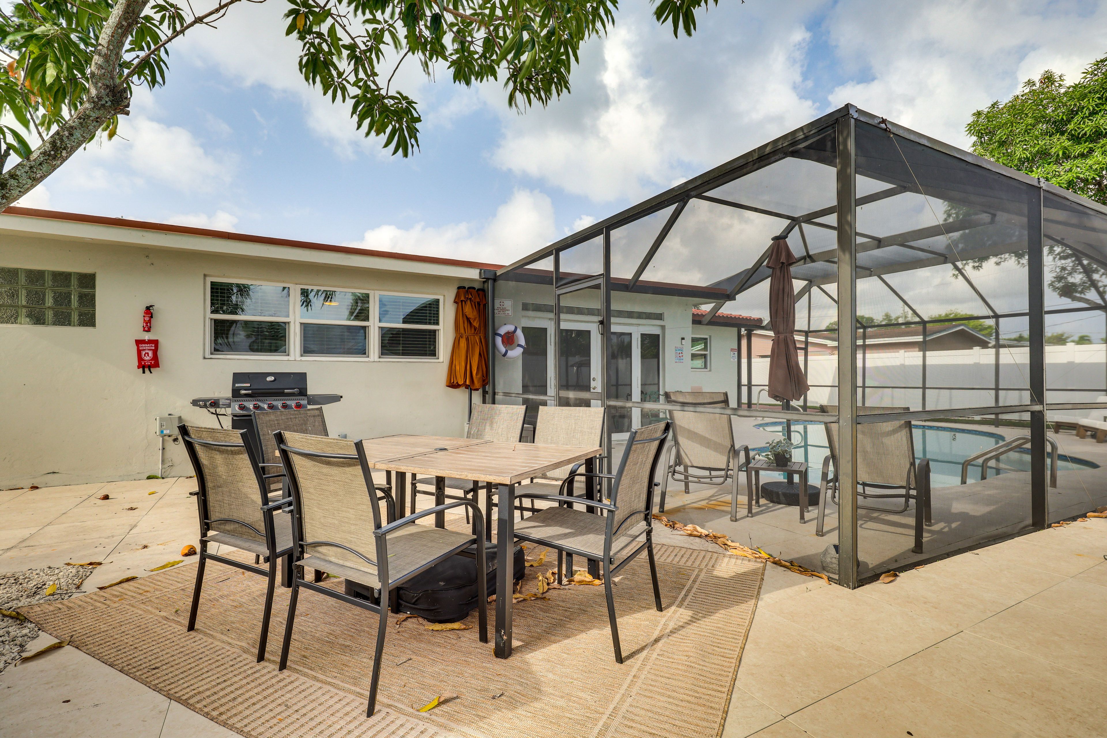 Fenced Backyard | Gas Grill | Outdoor Dining Area