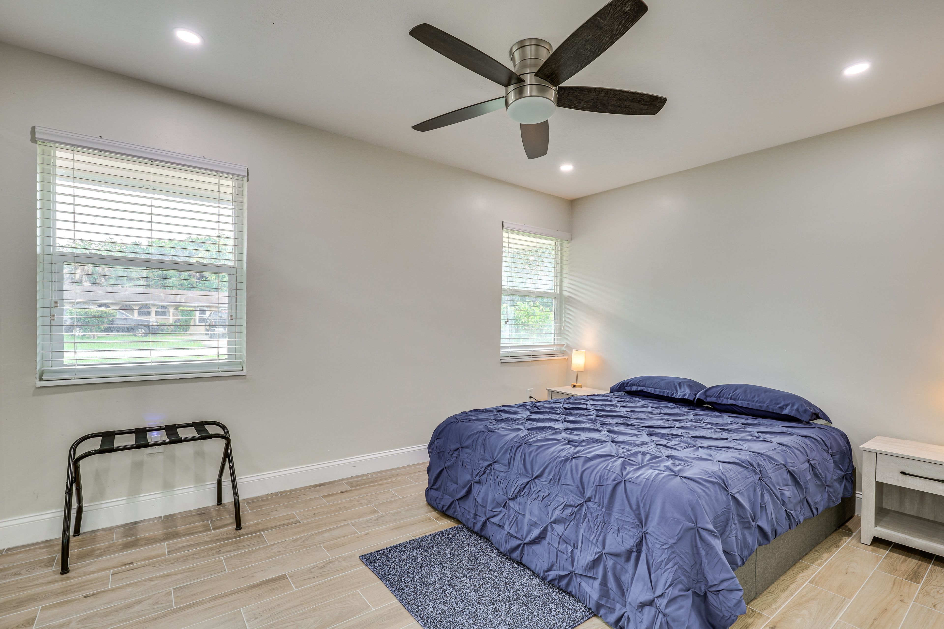 Bedroom 2 | Queen Bed