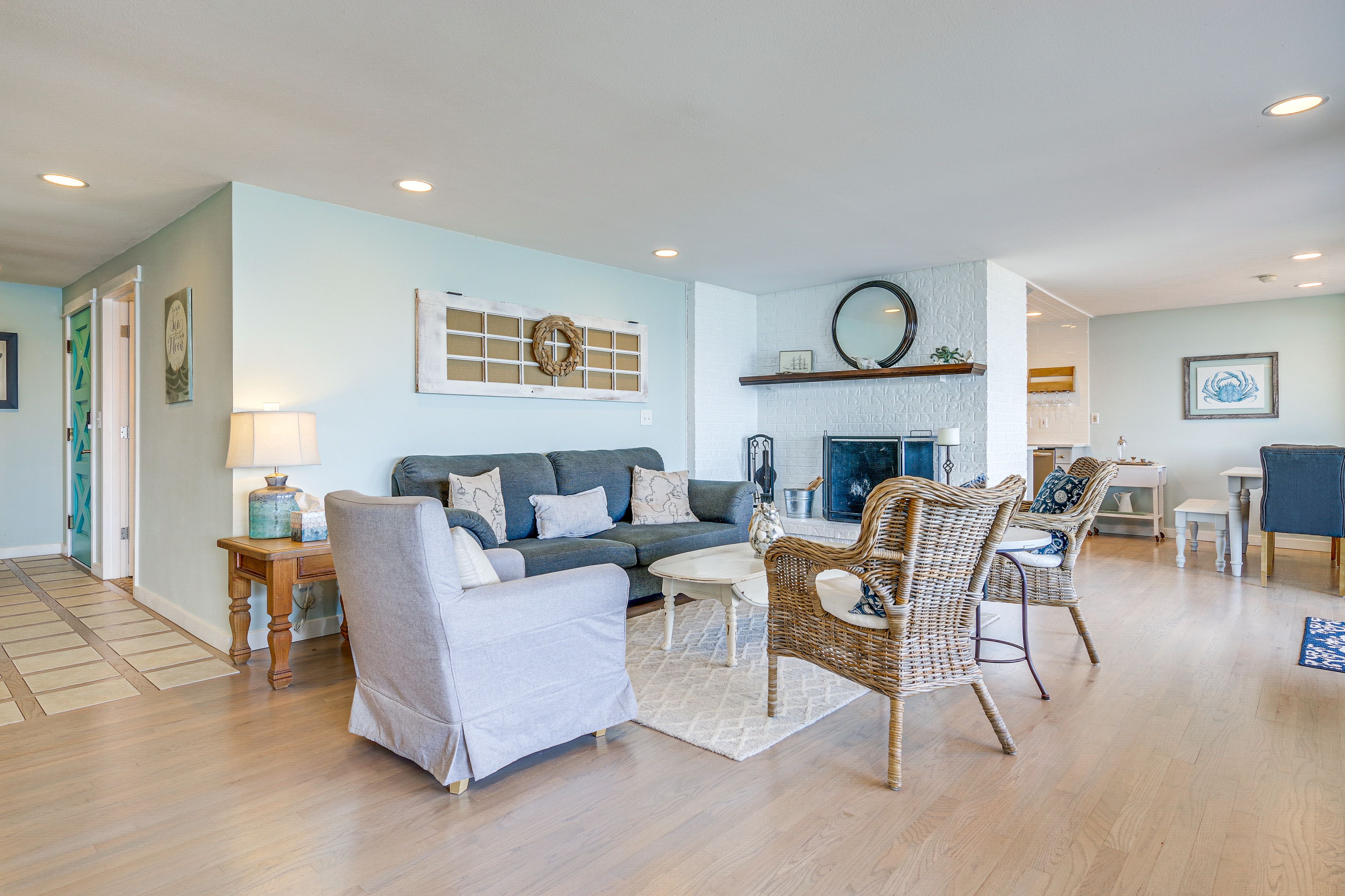 Living Room | Queen Sleeper Sofa