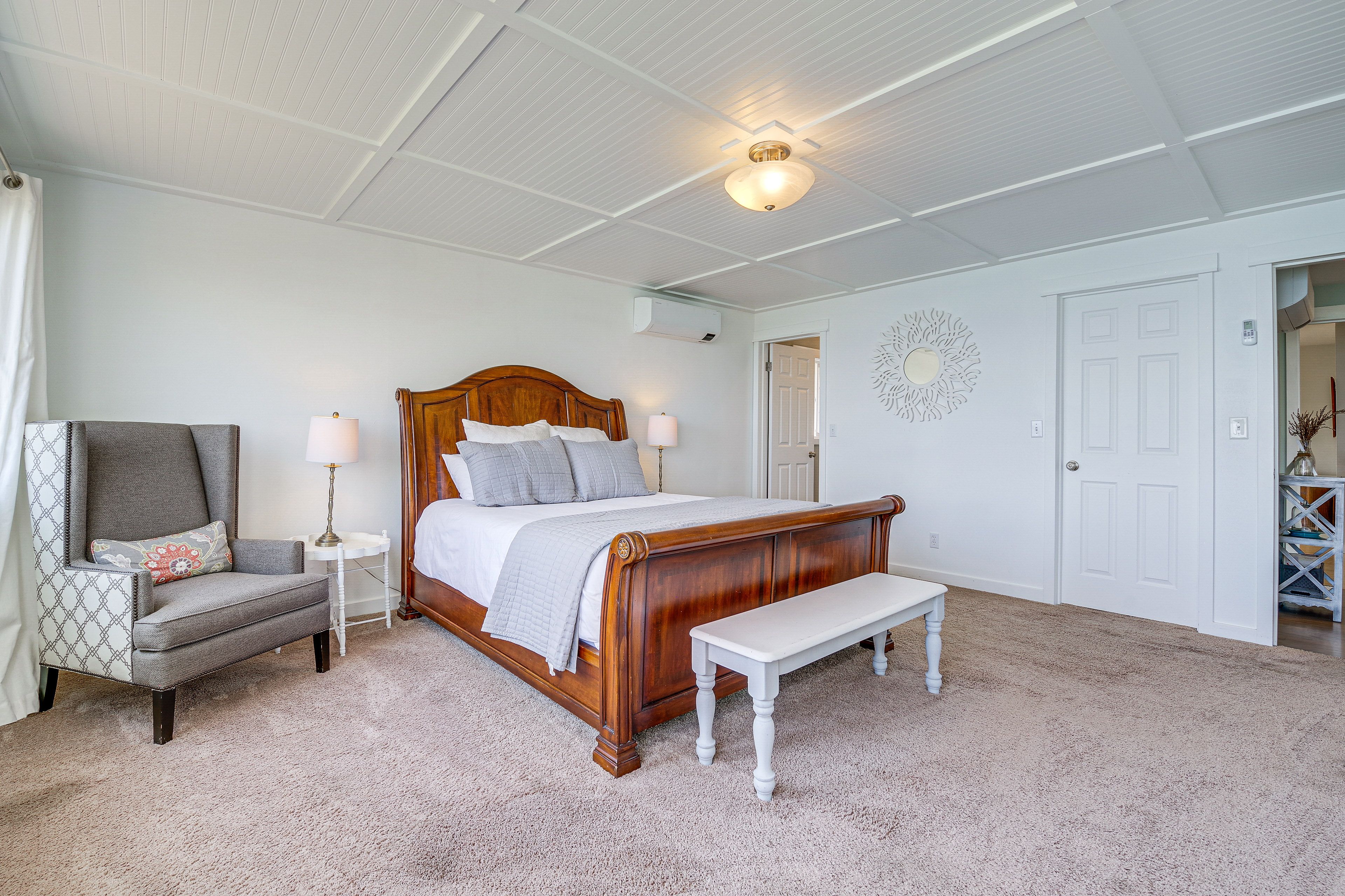 Bedroom 1 | Queen Bed