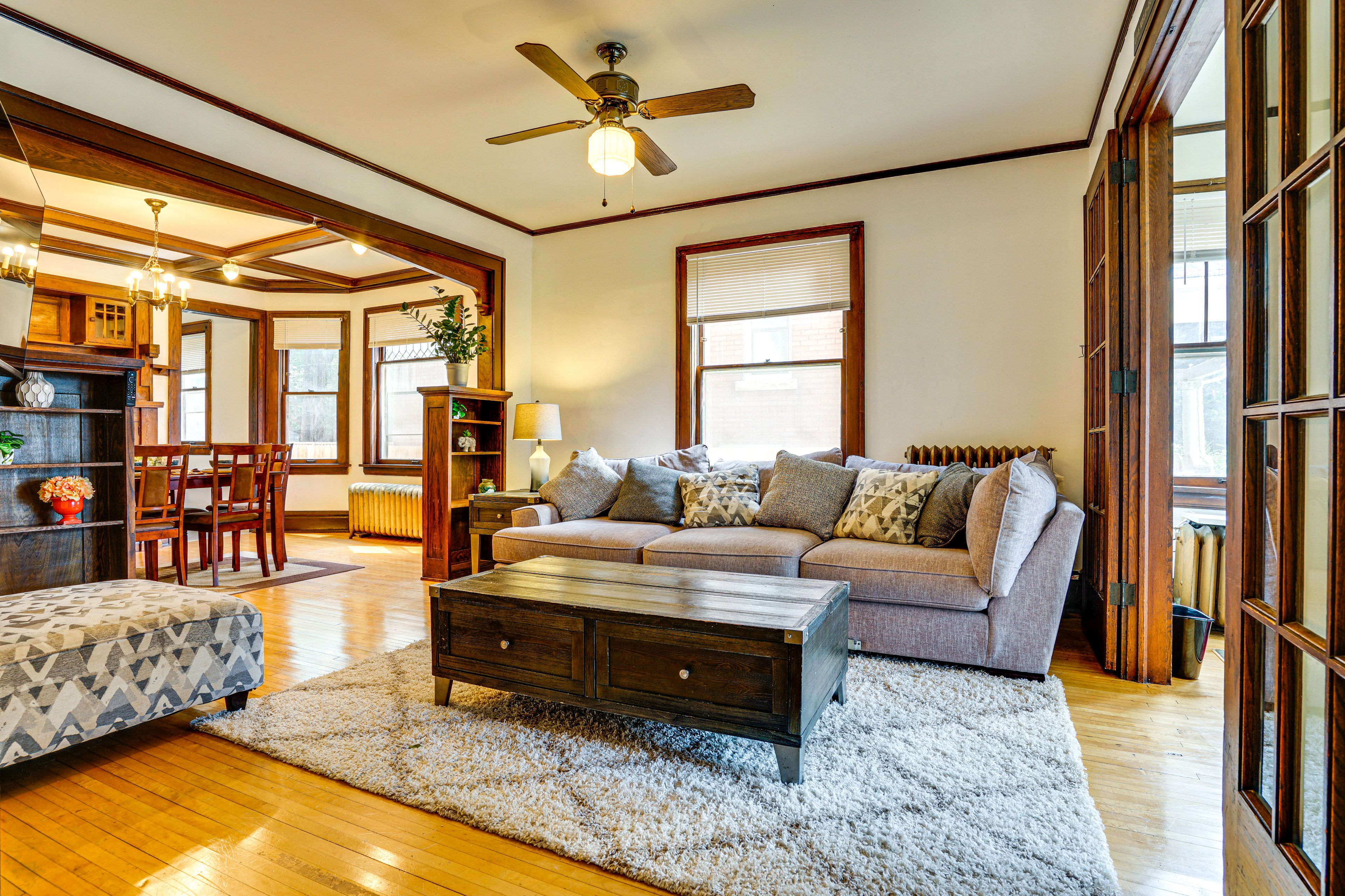 Living Room | Free WiFi | Smart TV
