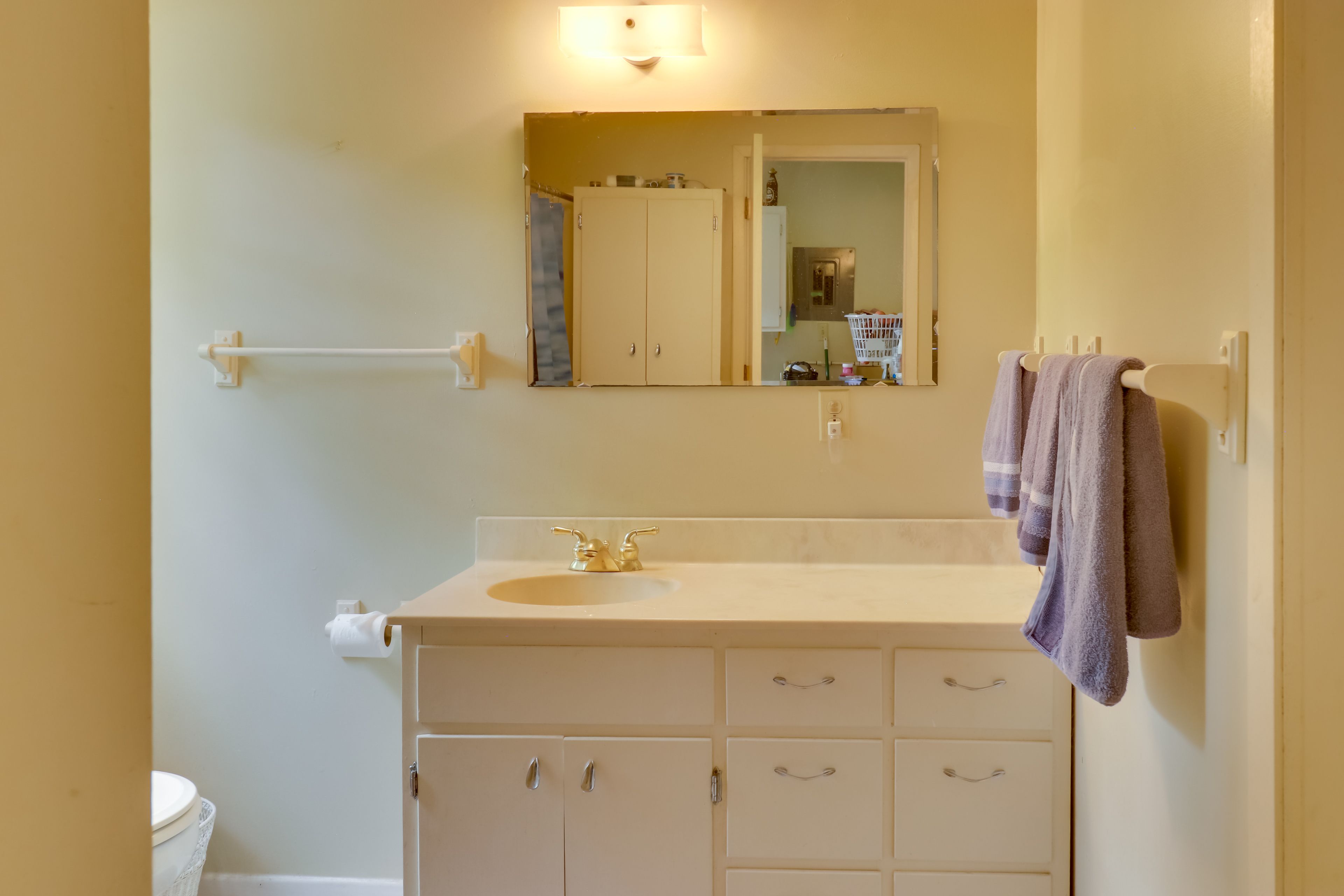 Full Bath | 1st Floor