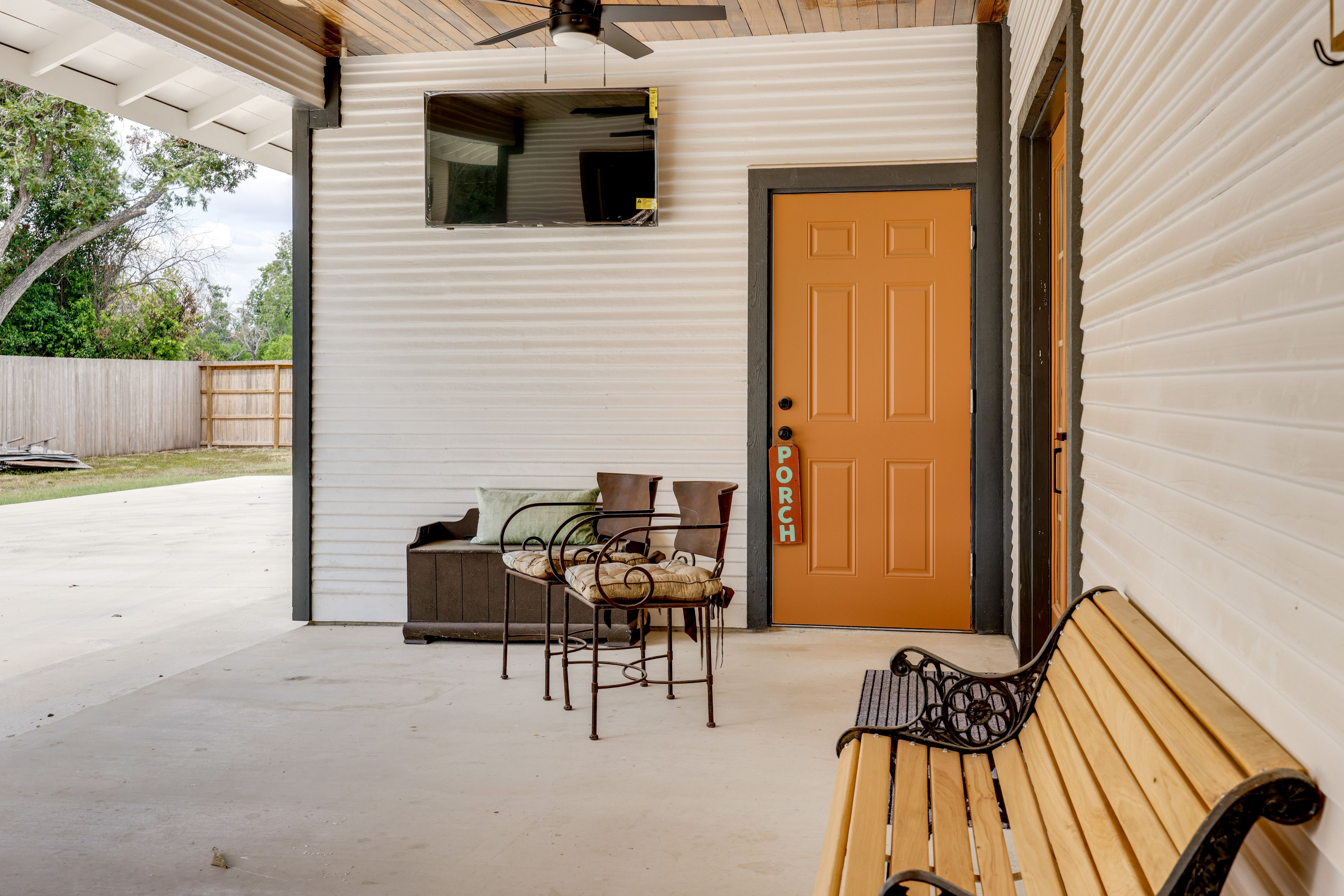 Covered Patio | Dining Area | Smart TV