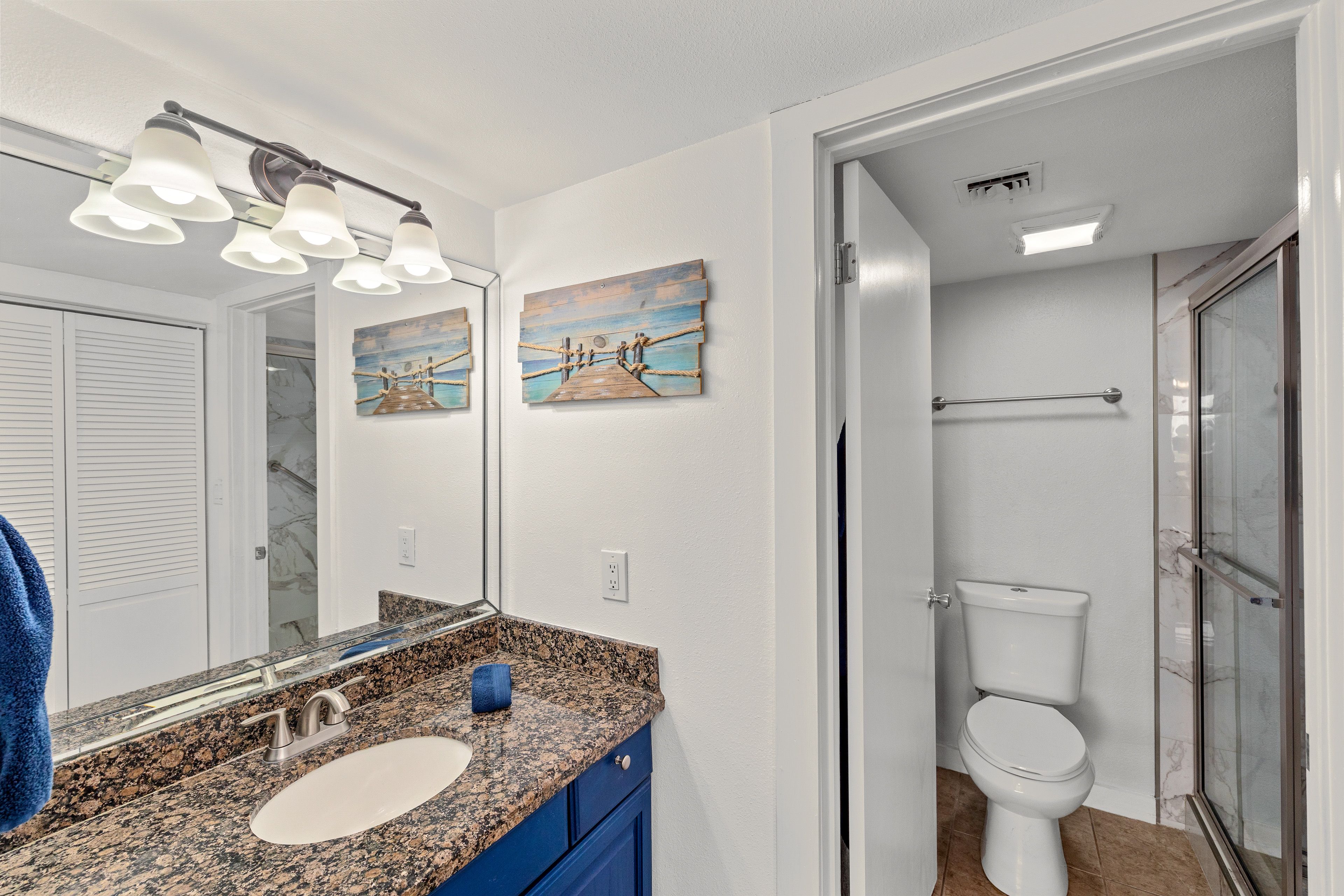 Full Bathroom | Towels Provided