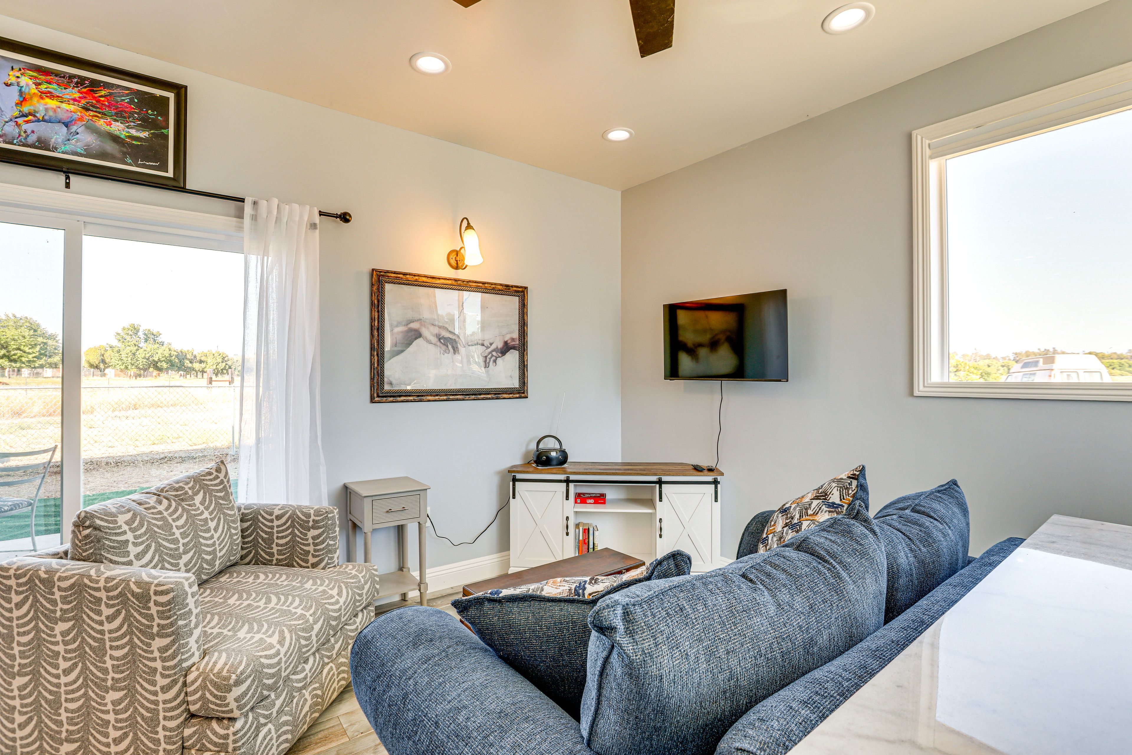 Living Room | Smart TV