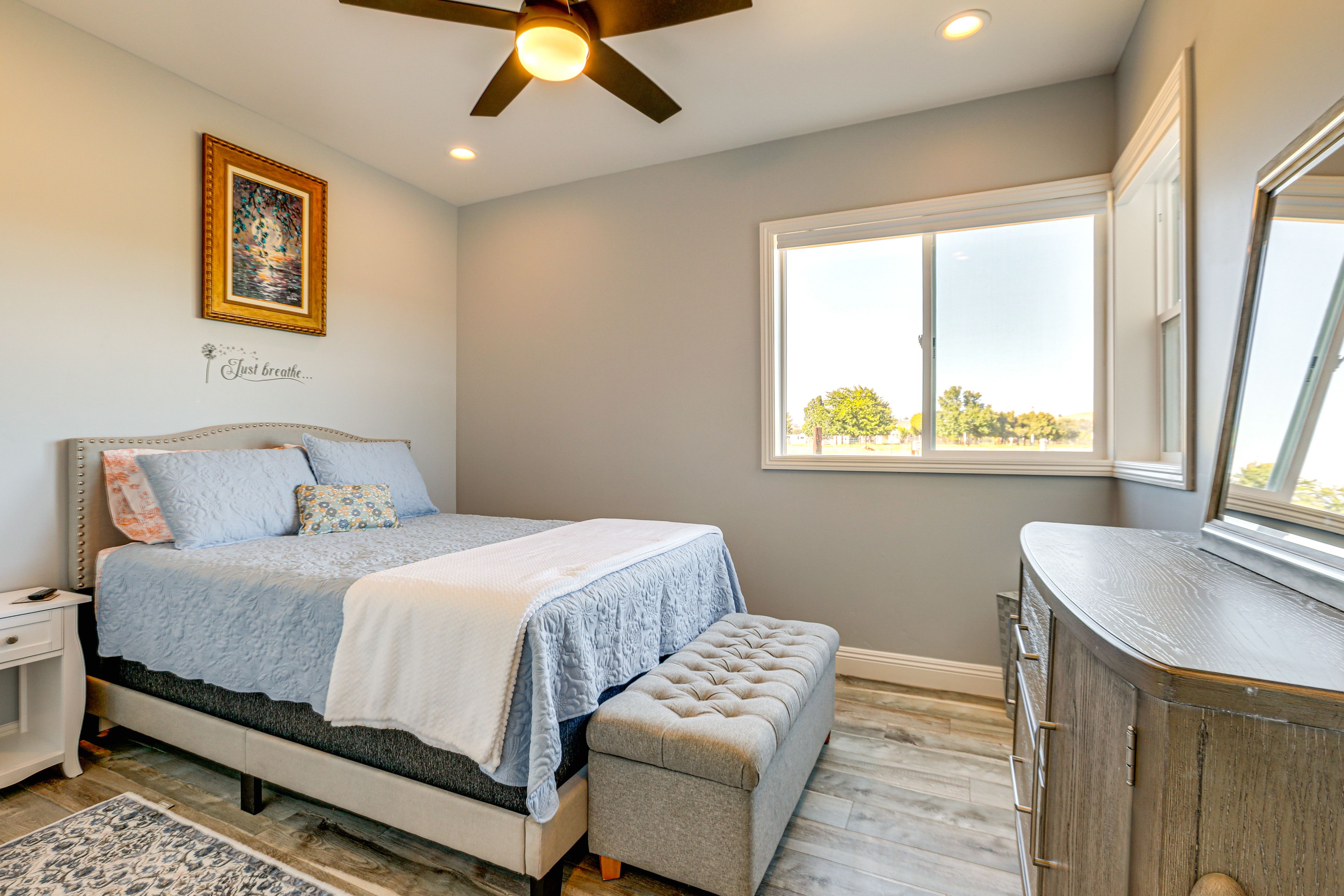 Bedroom 1 | Queen Bed