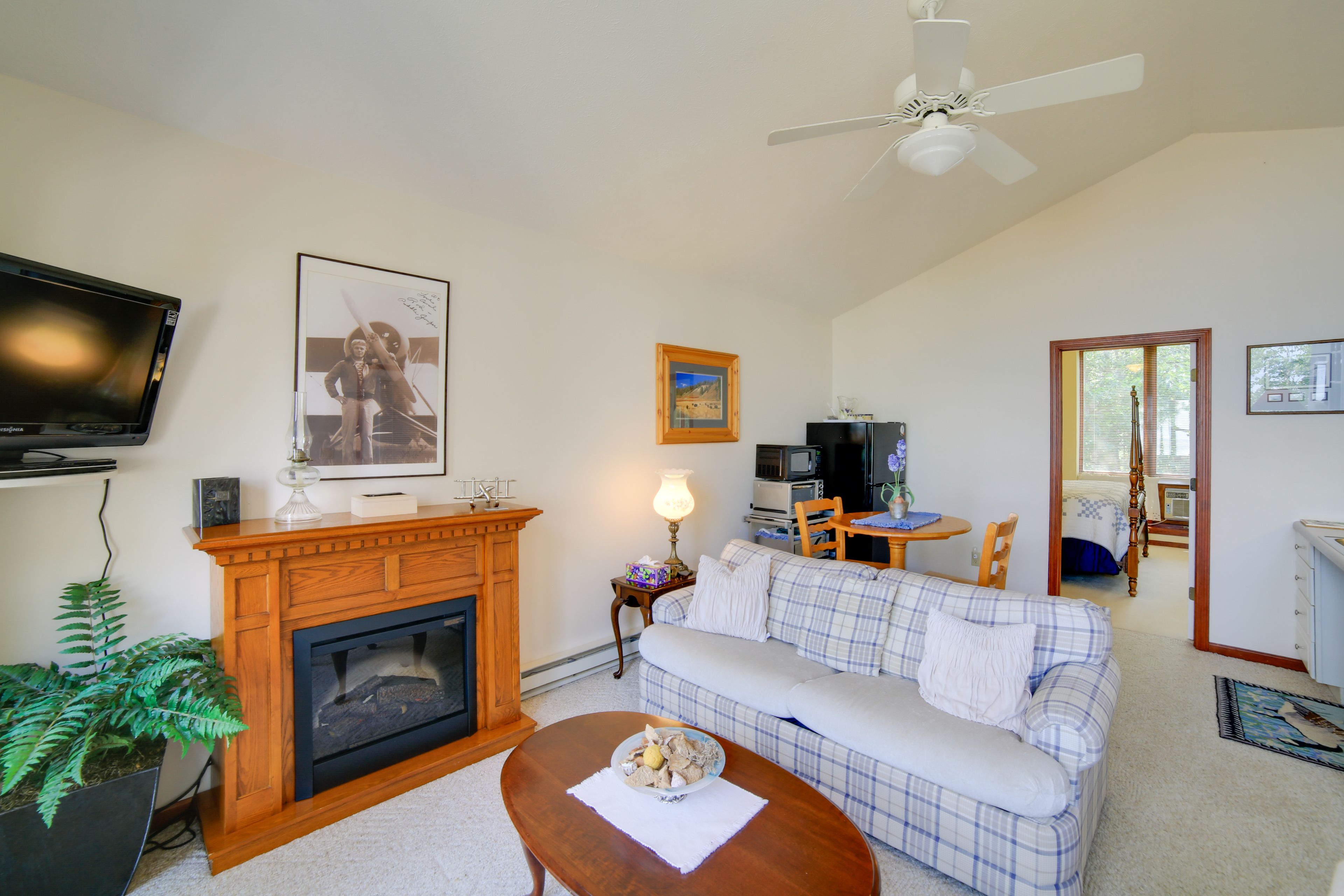 Living Room | Queen Sleeper Sofa