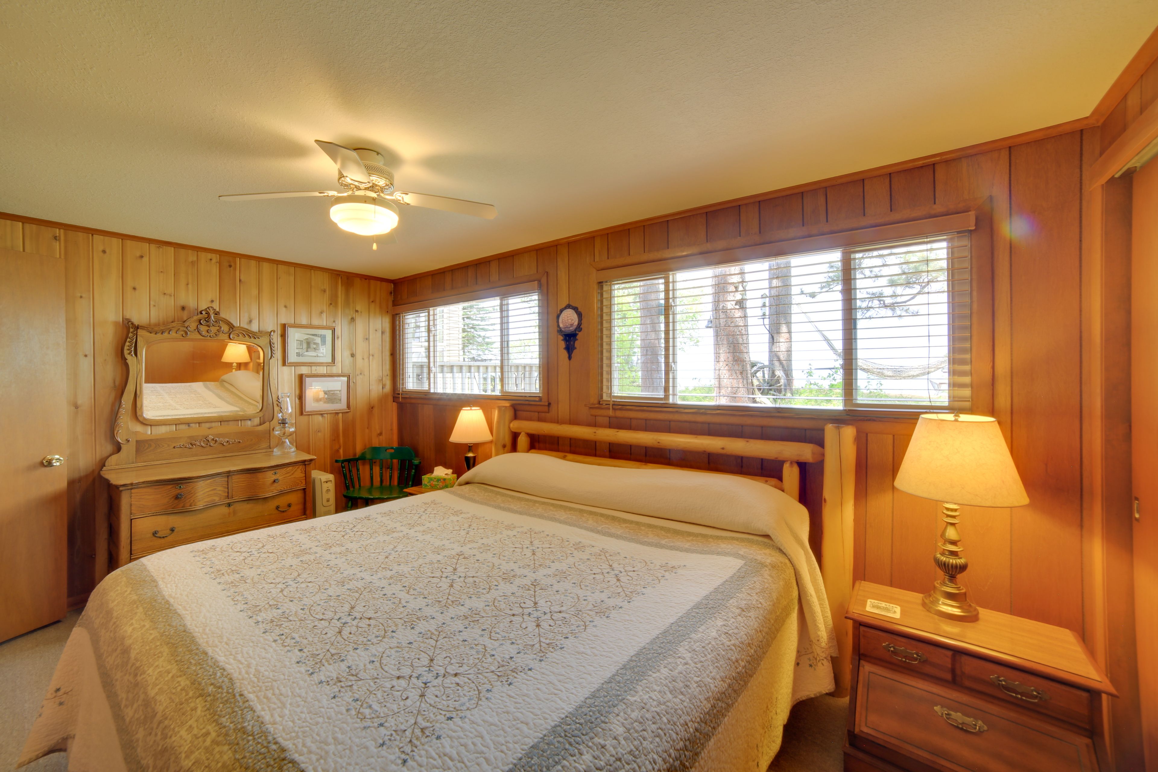 Bedroom 1 | King Bed