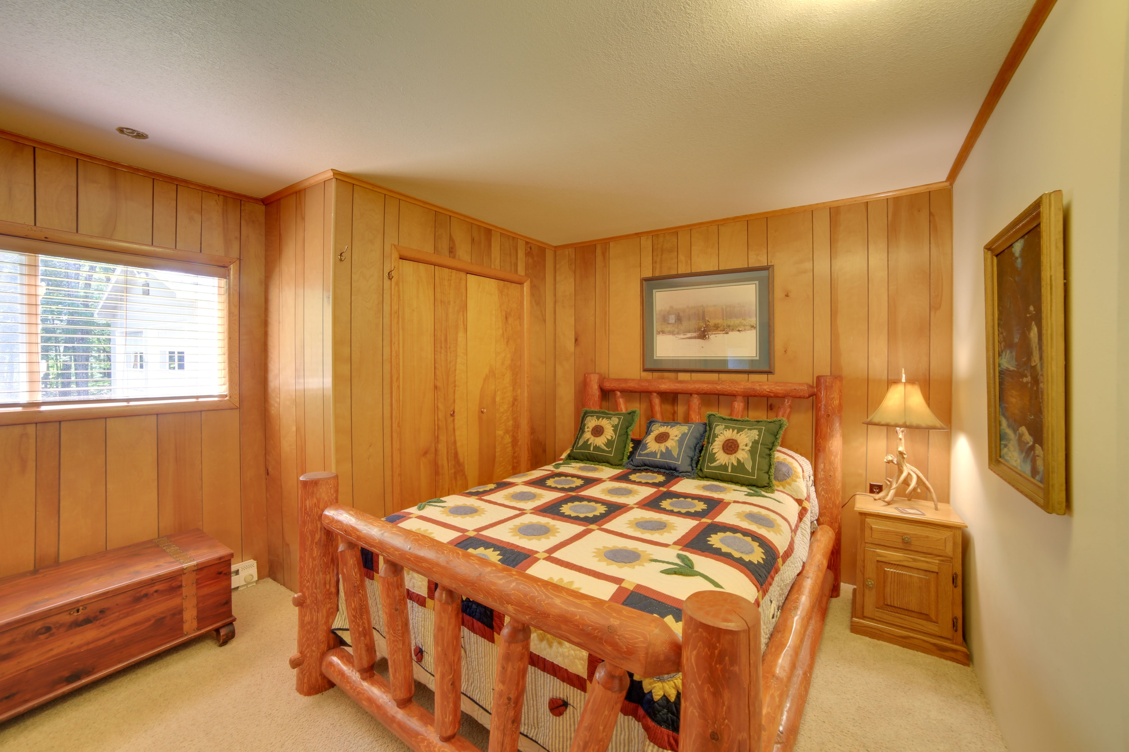 Bedroom 2 | Queen Bed