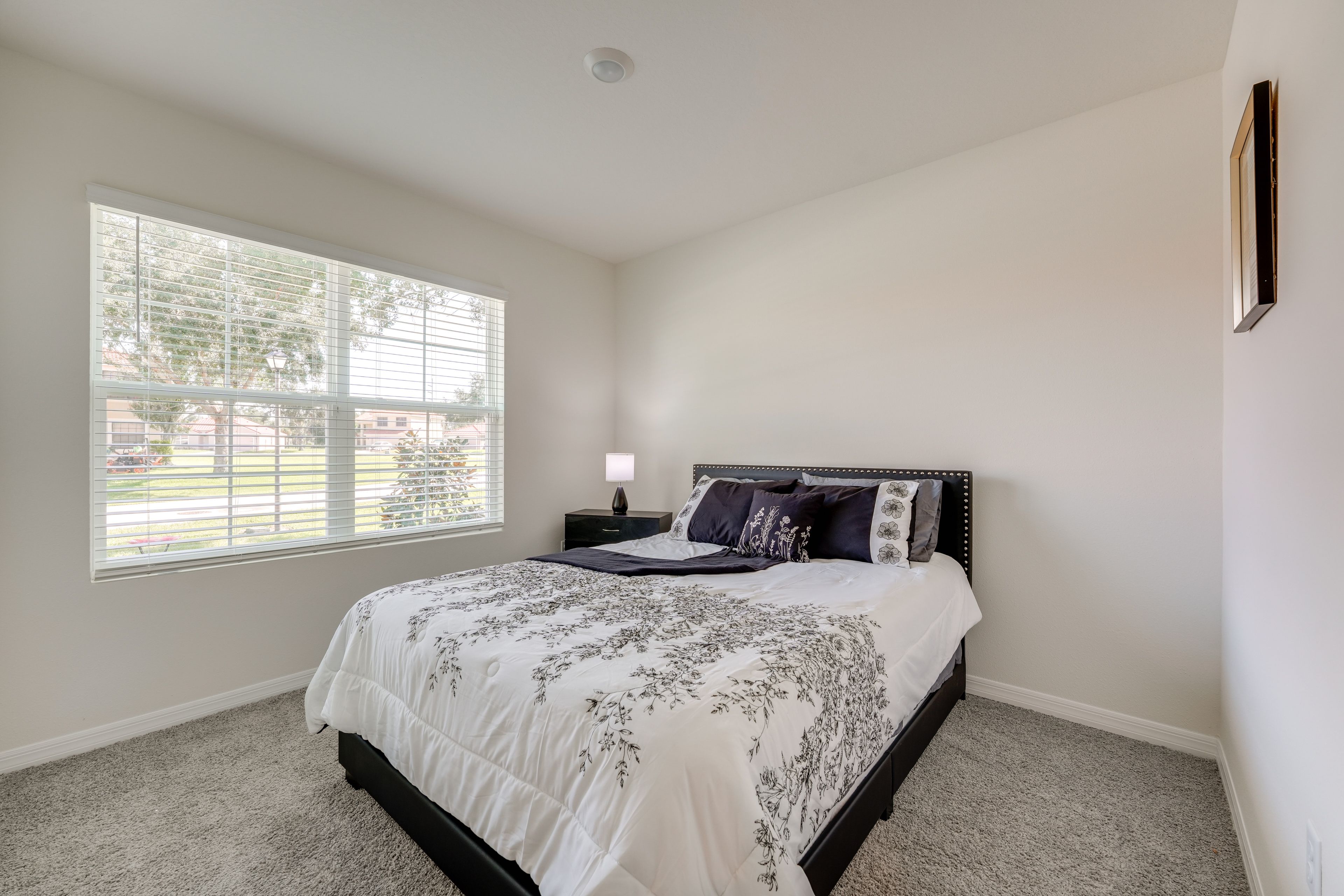 Bedroom 3 | Queen Bed