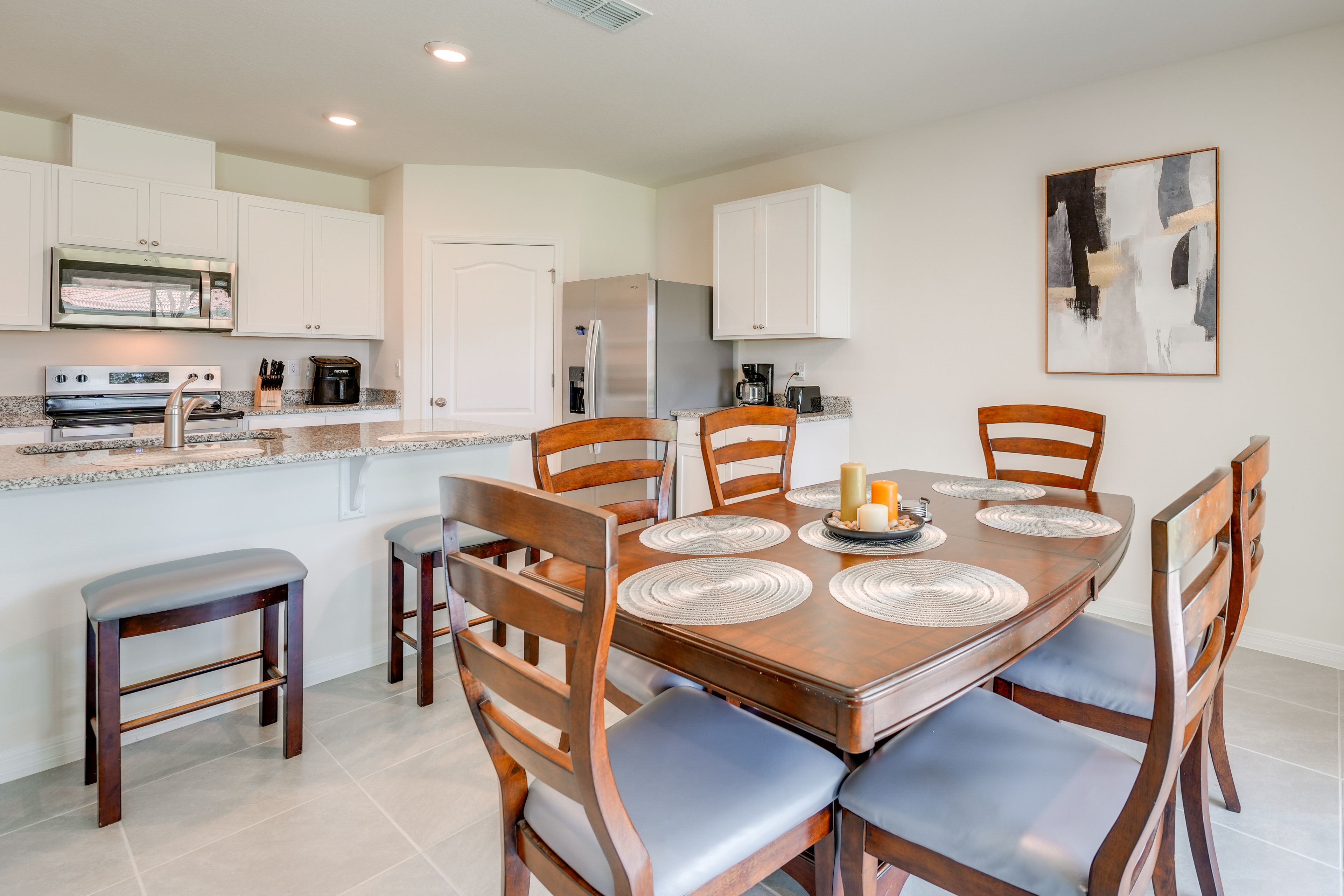 Dining Table | Dishware & Flatware