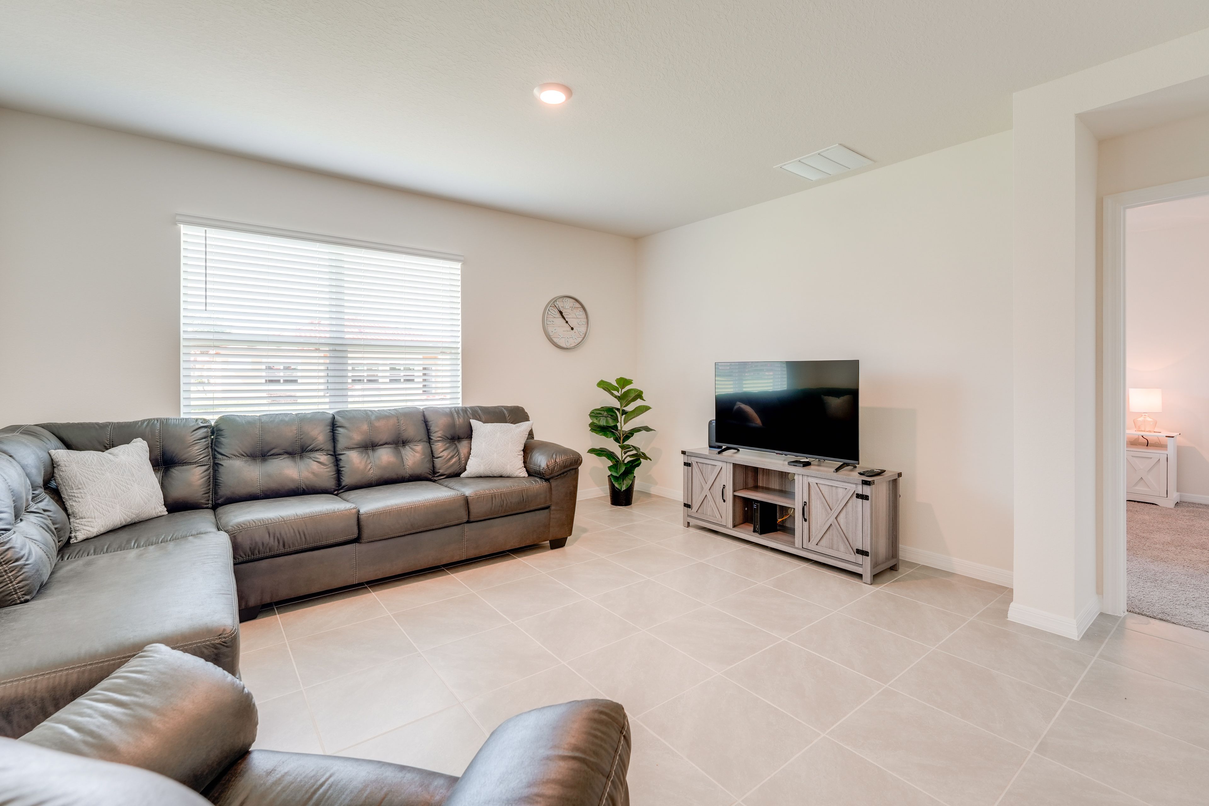 Living Room | Free WiFi | Central A/C & Heat