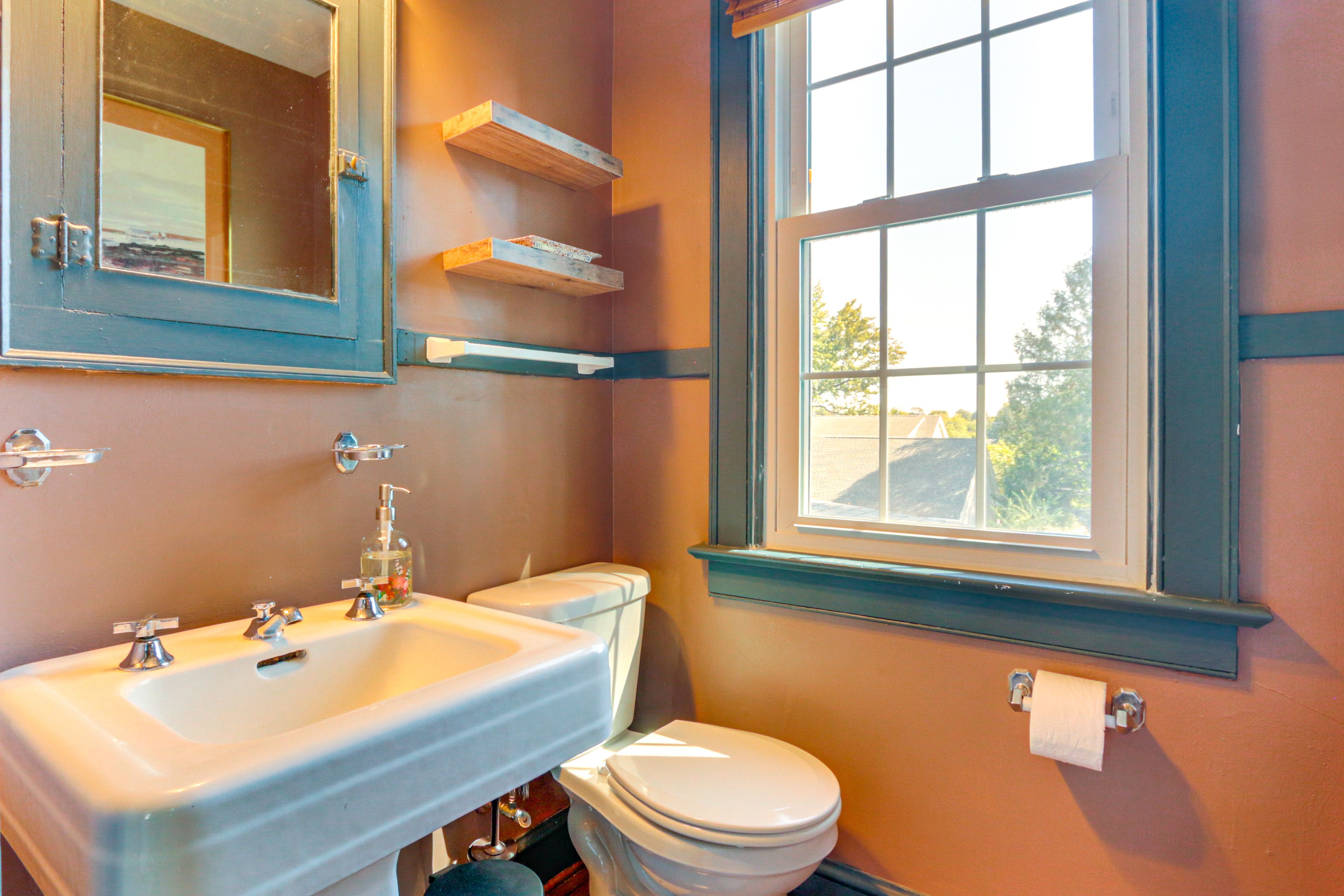 En-Suite Bathroom | 2nd Floor