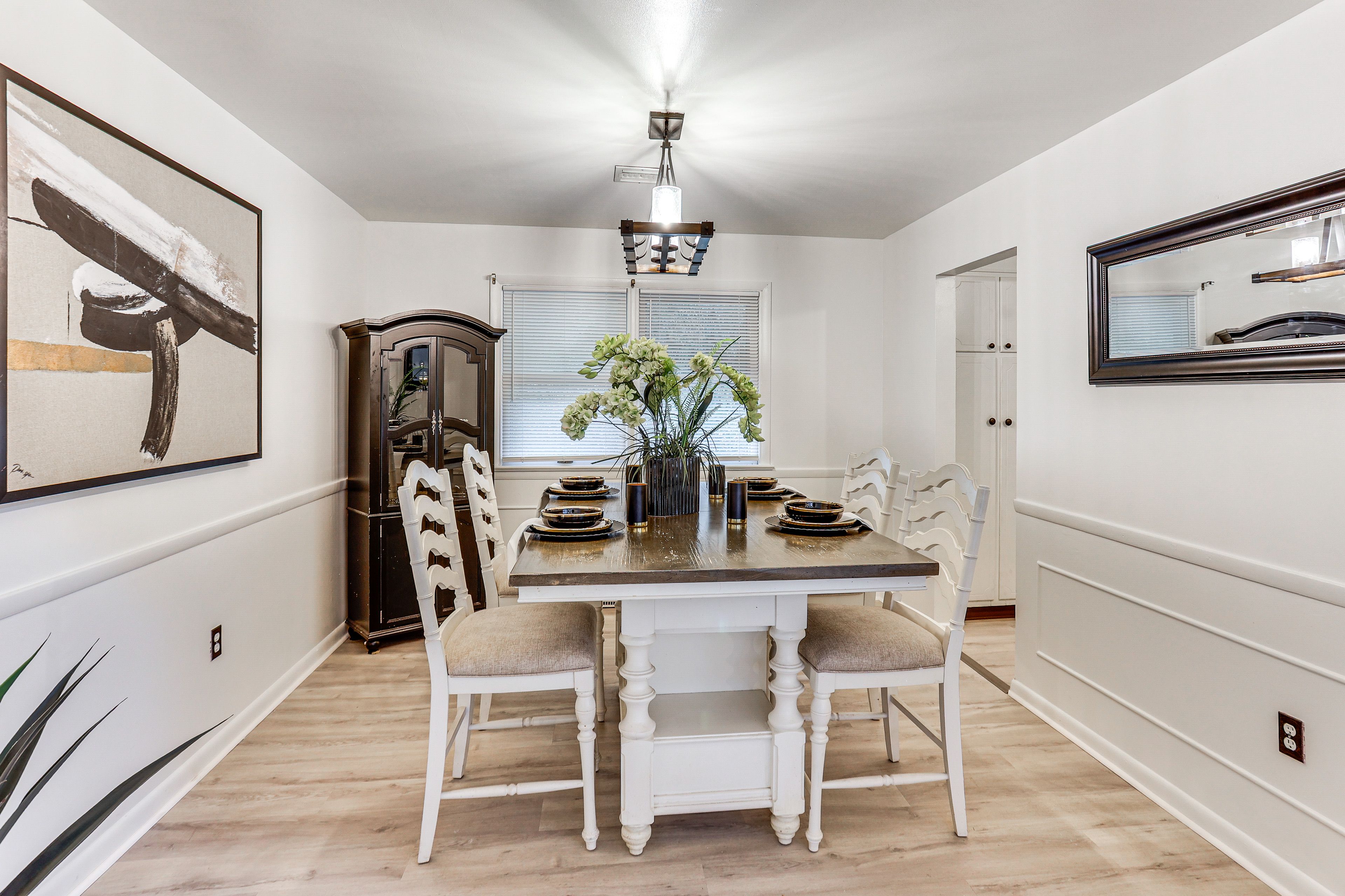 Dining Area | Main Level | High Chair