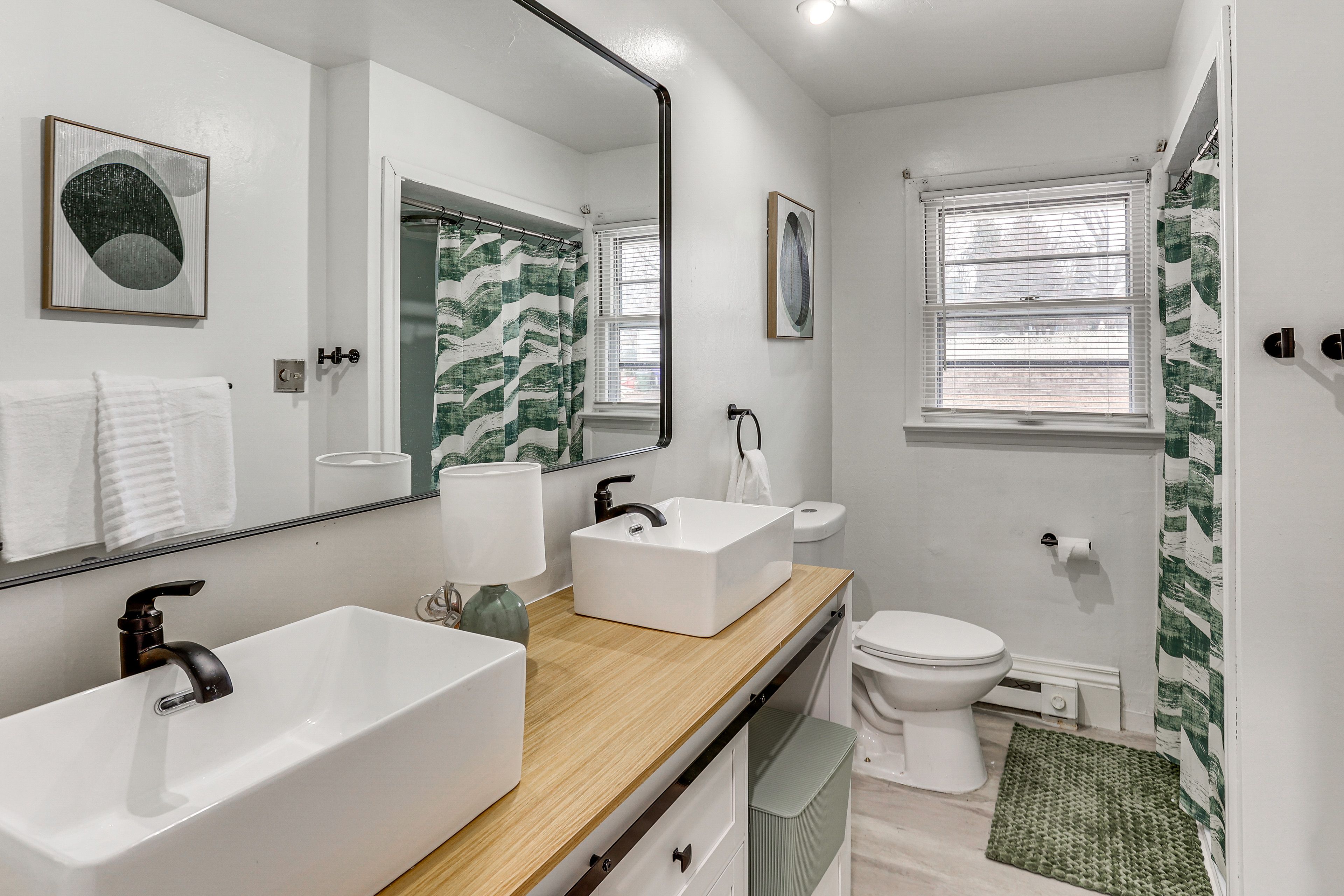 Full Bathroom | Main Level