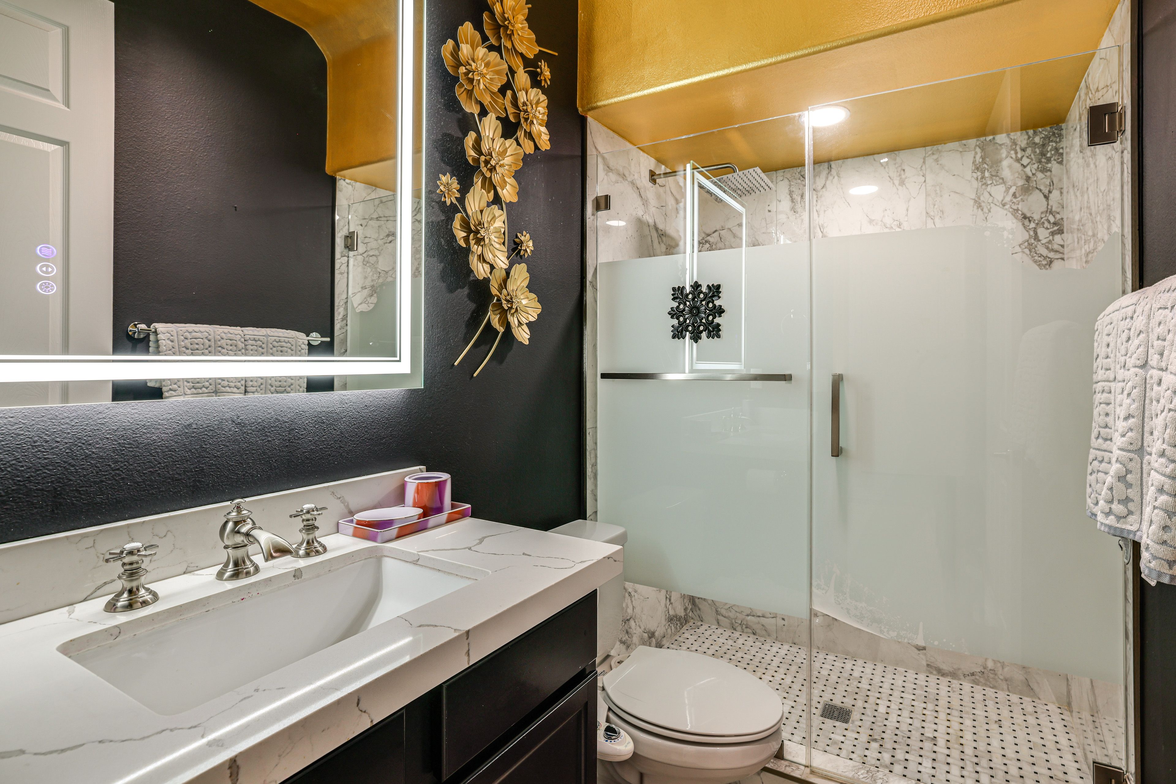 Full Bathroom | 1st Floor