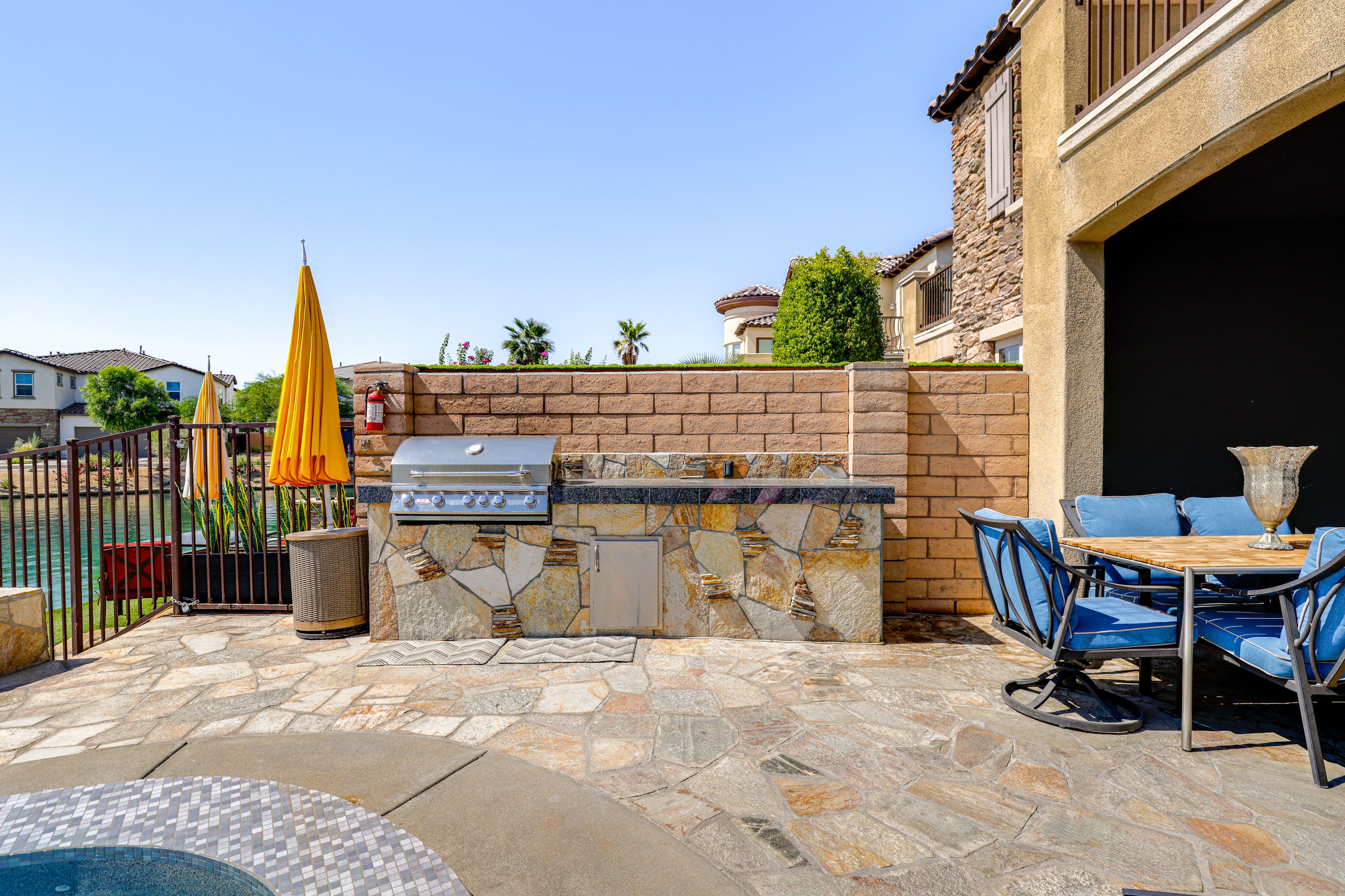 Outdoor Kitchen | Gas Grill
