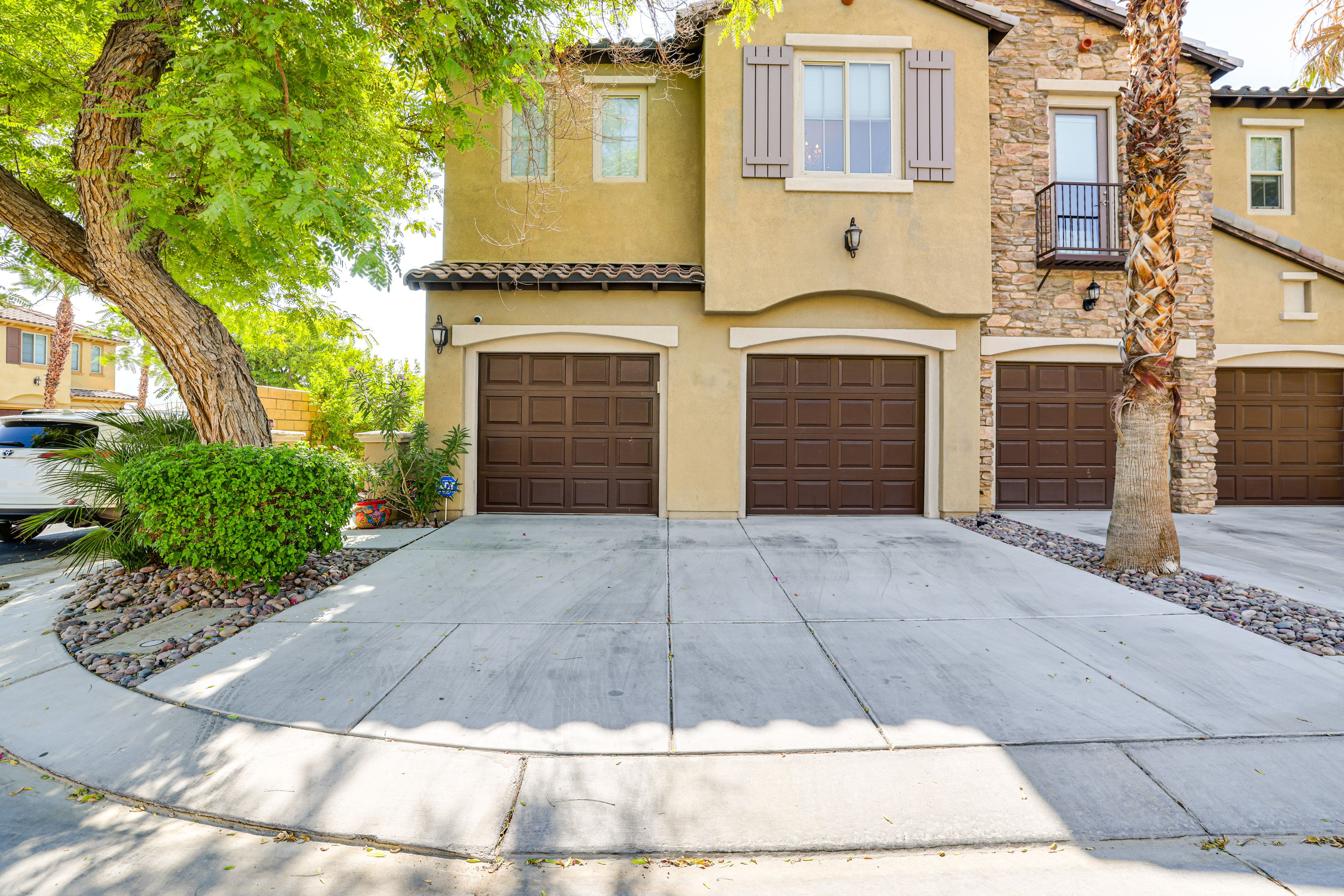 Parking | Driveway (2 Vehicles) | Additional Community Overflow Parking