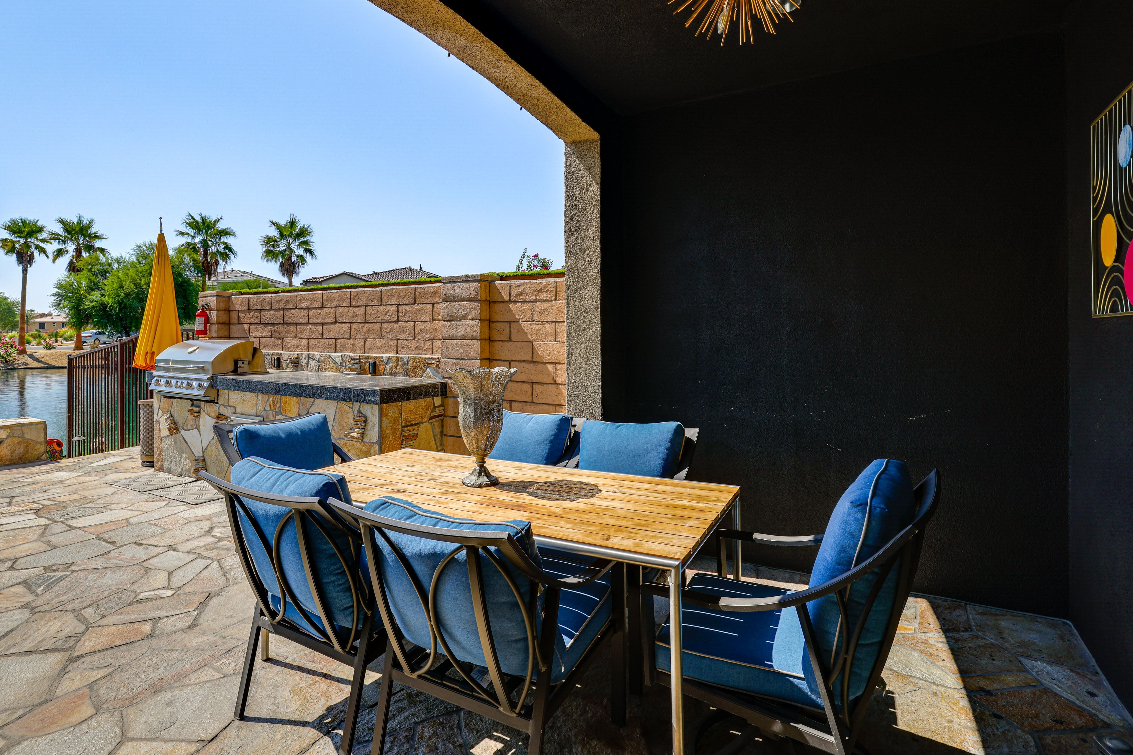 Covered Patio | Outdoor Dining