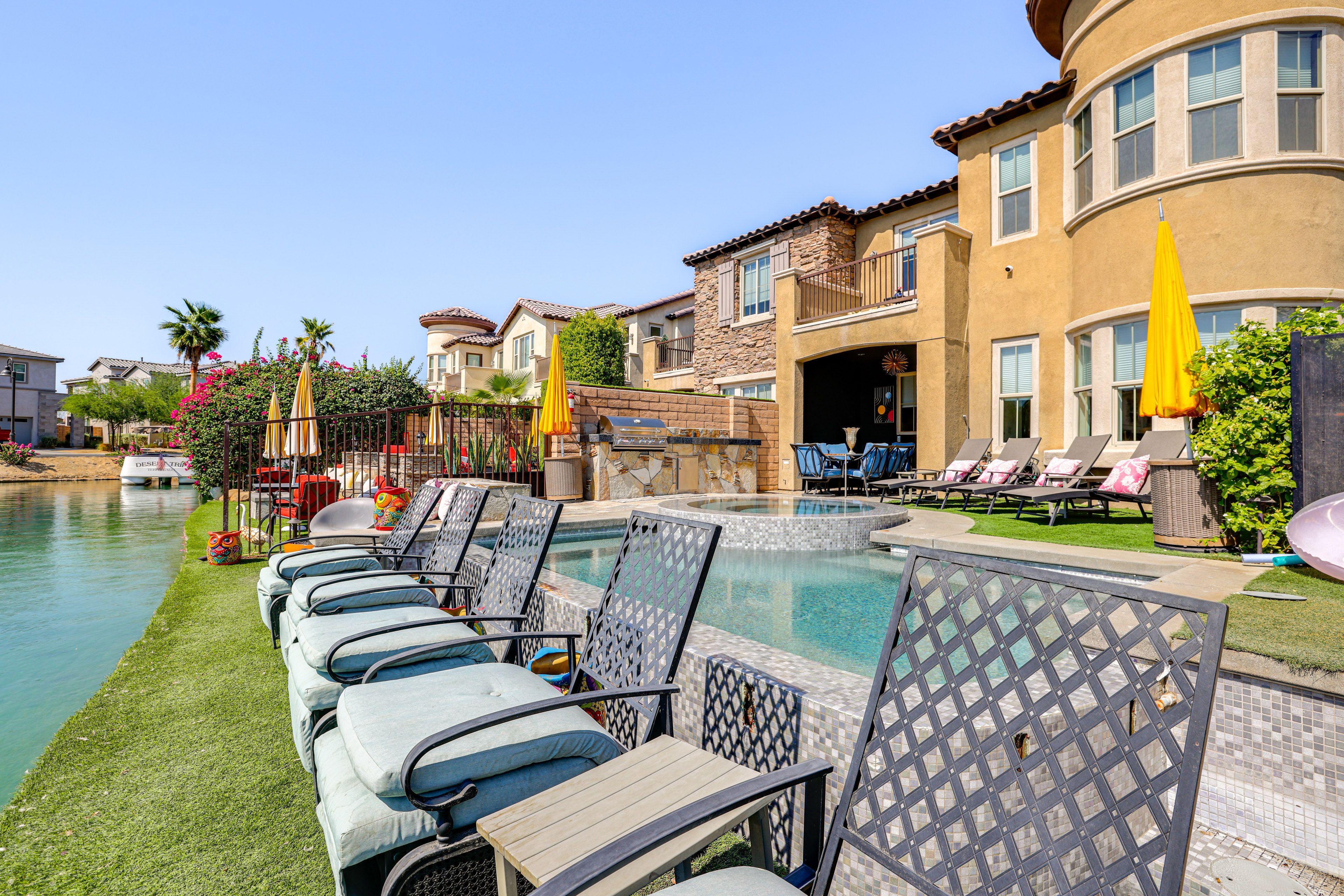 Waterfront Seating | Fire Pit