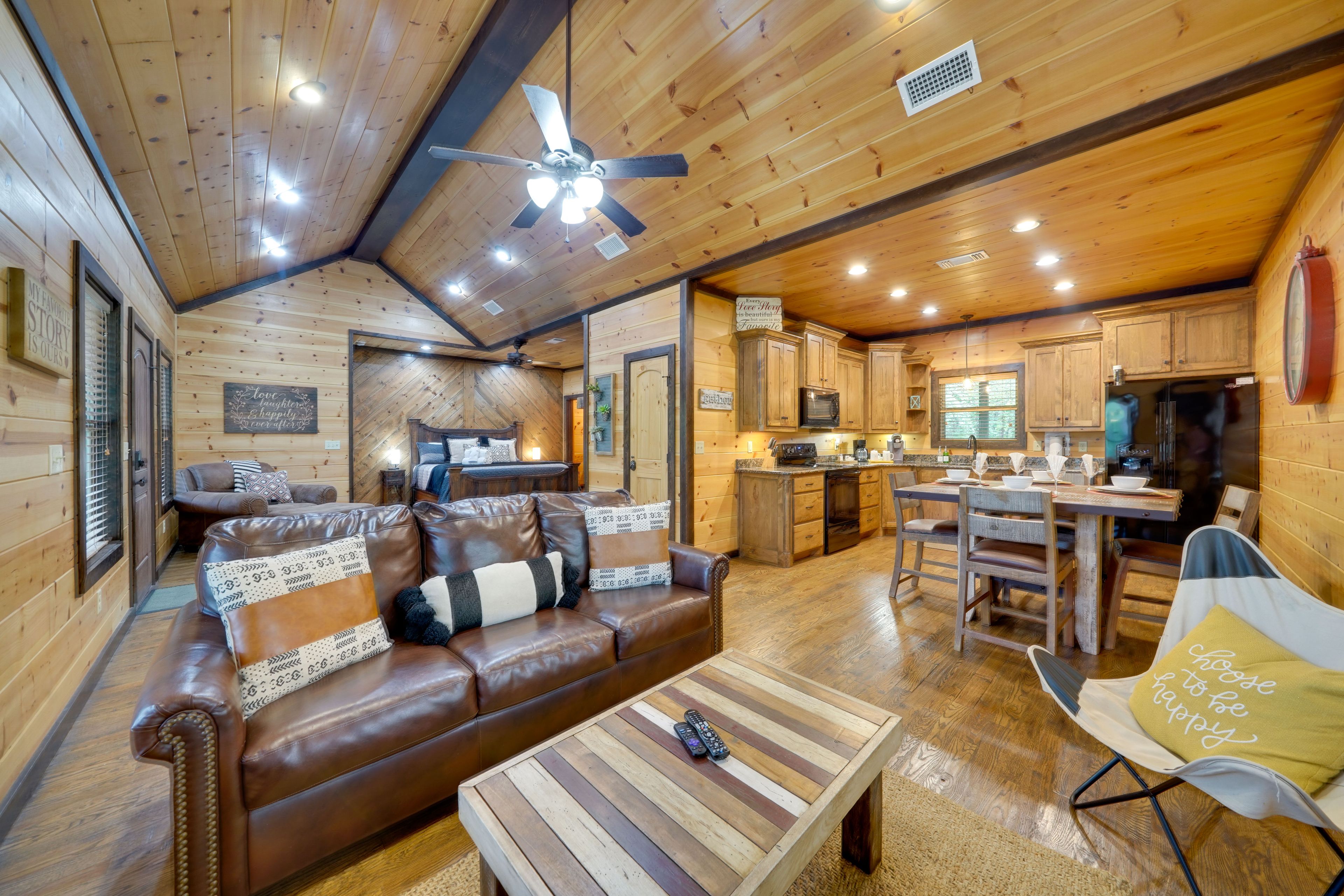 Studio | Updated Interior | Open-Concept Layout
