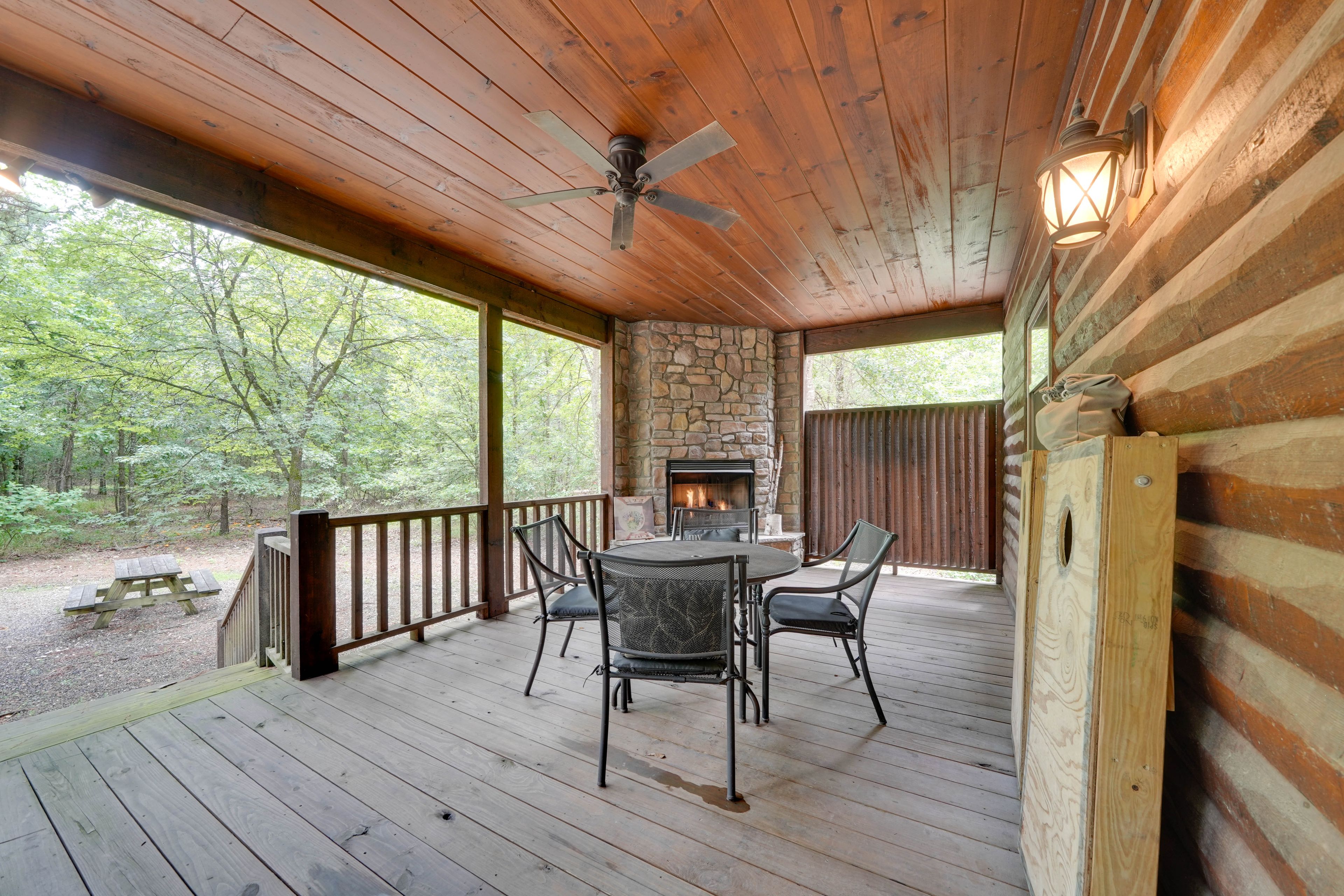 Covered Deck | Dining Area | Gas Fireplace | Gas Grill