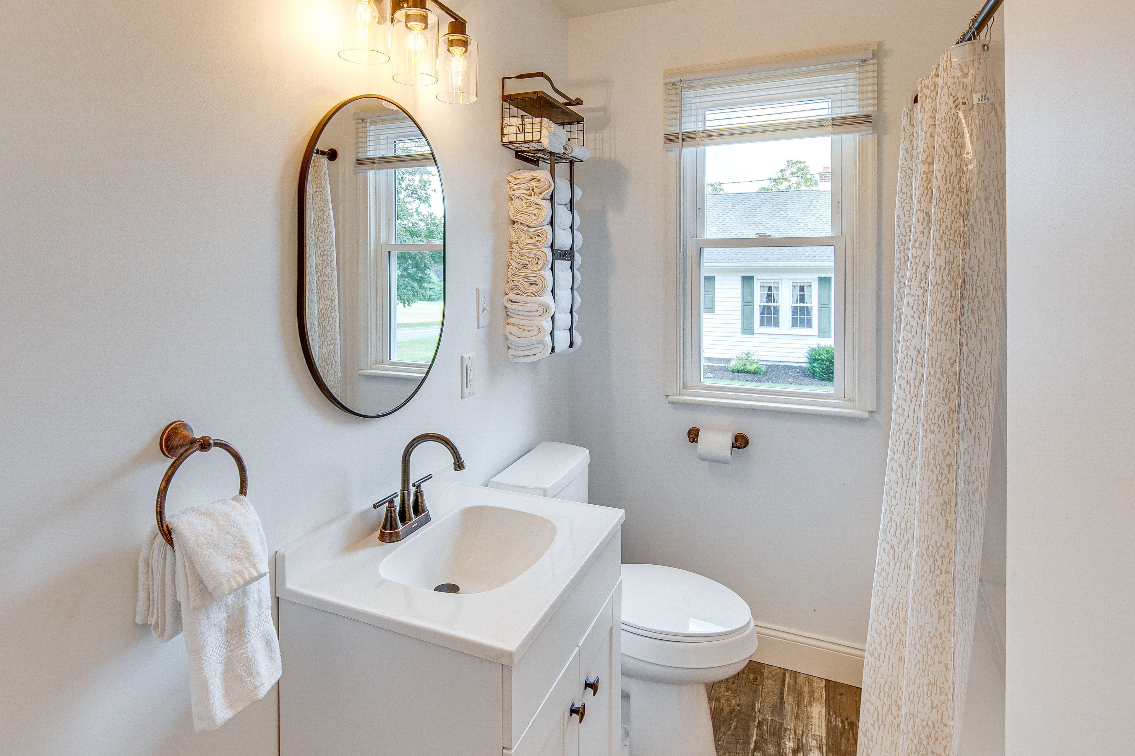 Full Bath | 1st Floor