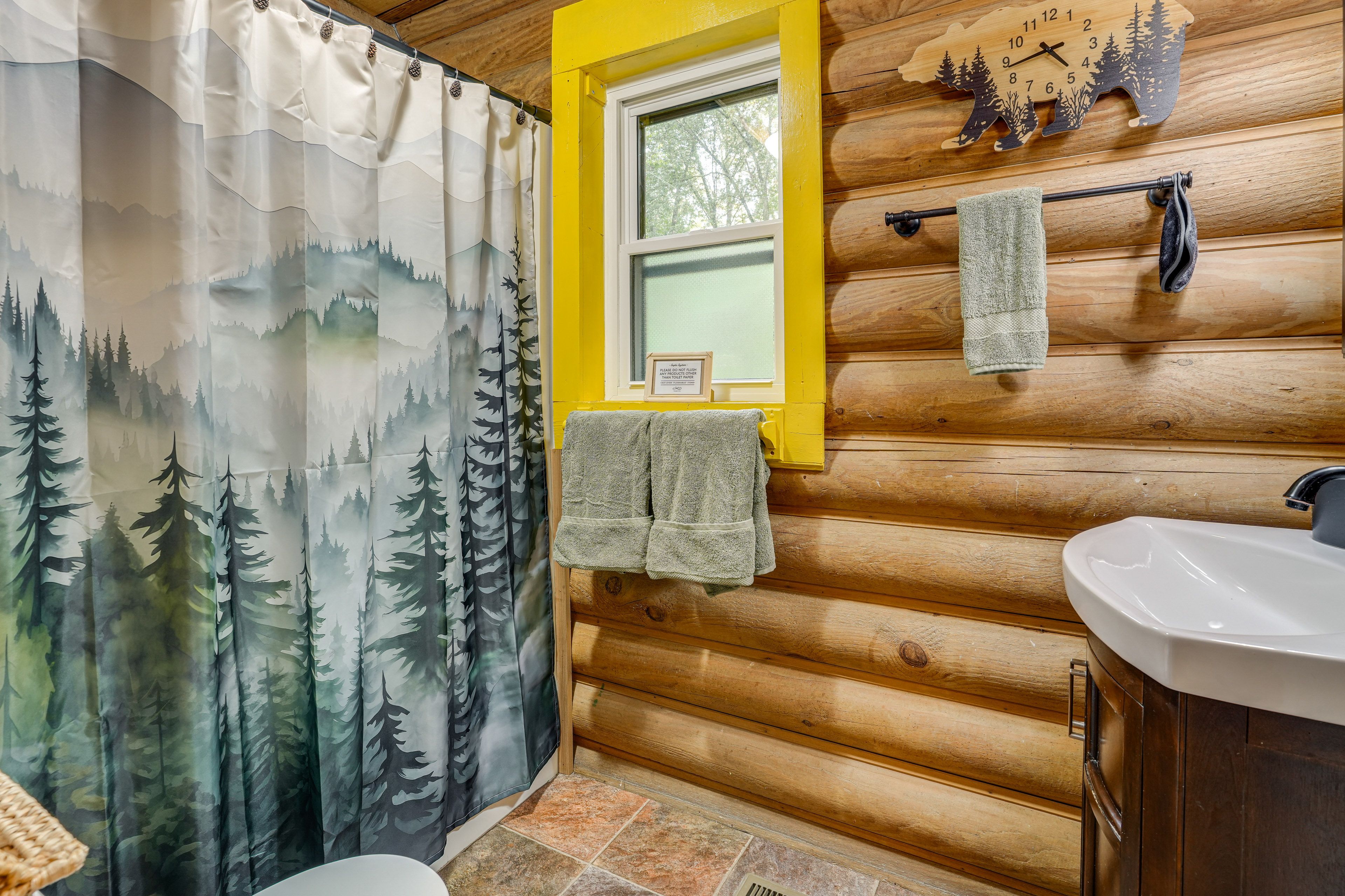 Full Bathroom | 1st Floor