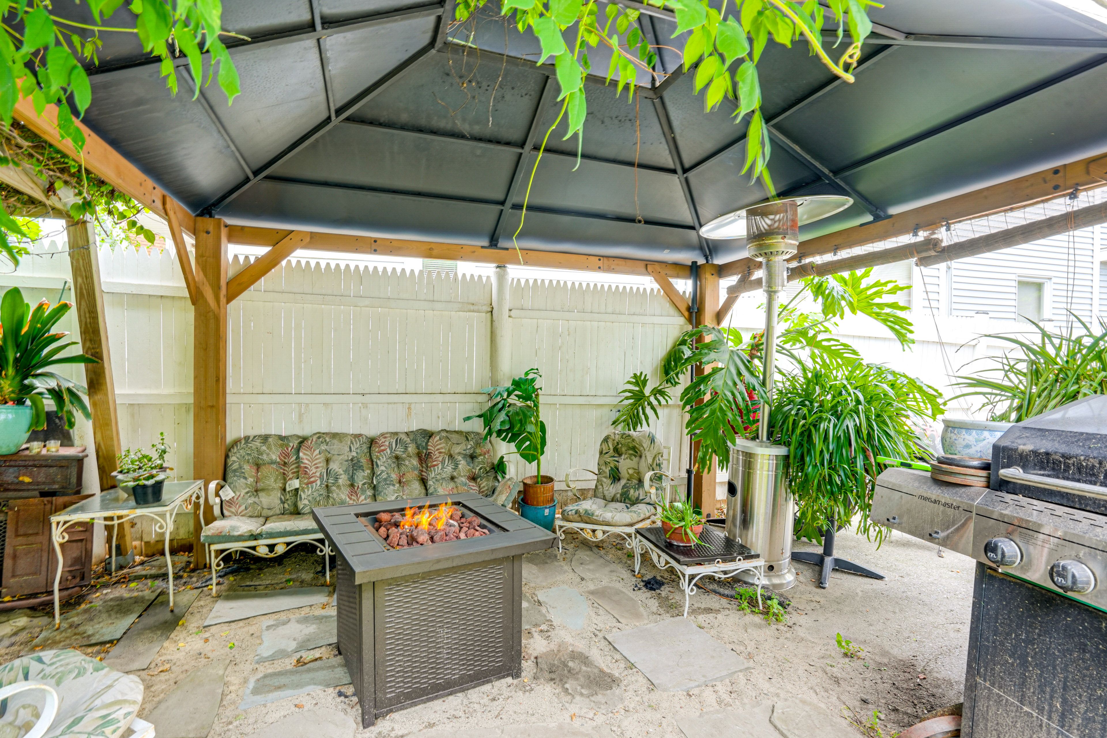 Patio | Propane Fire Pit | Gas Grill | Pergola