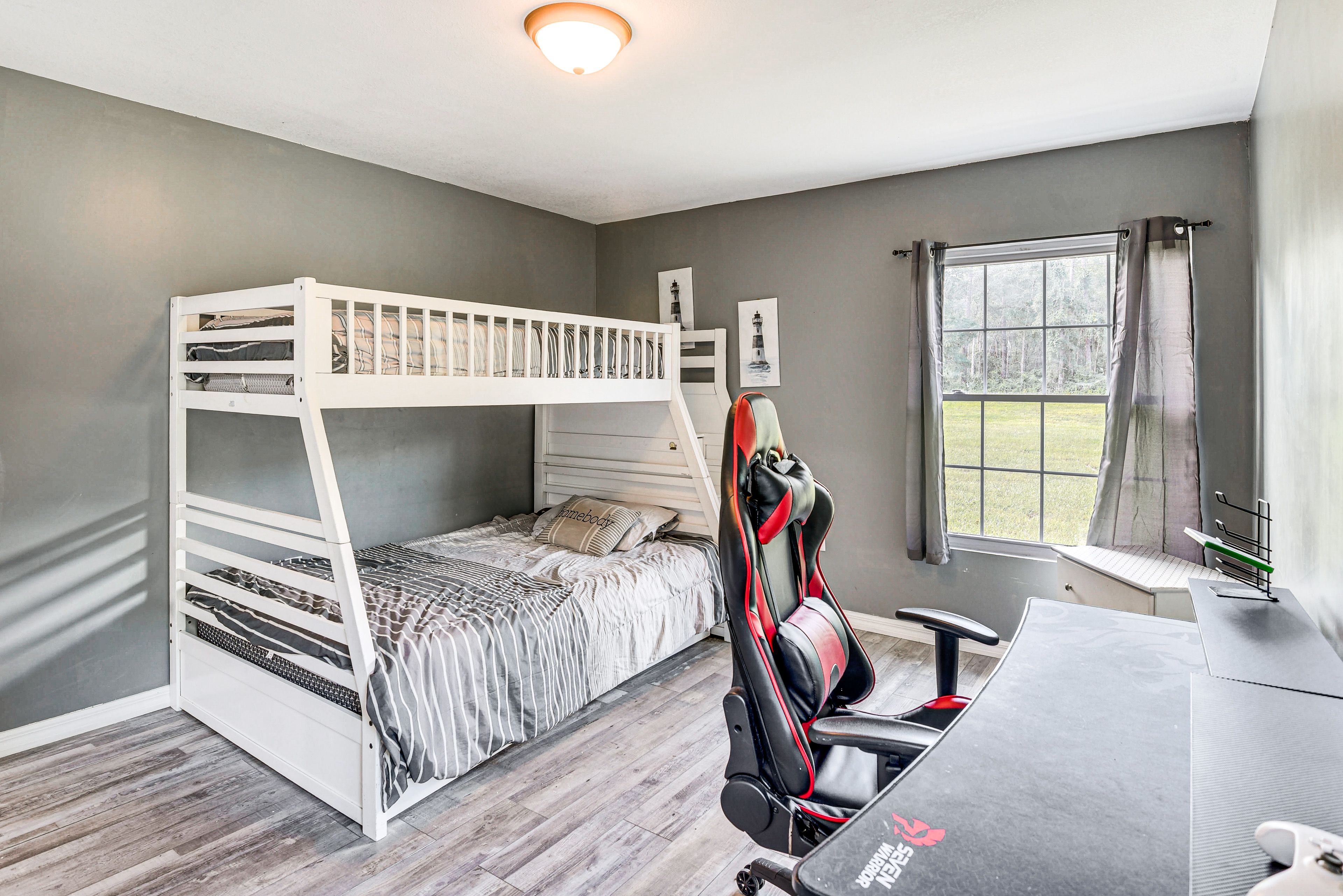 Bedroom 3 | Twin/Full Bunk Bed | Desk Workspace