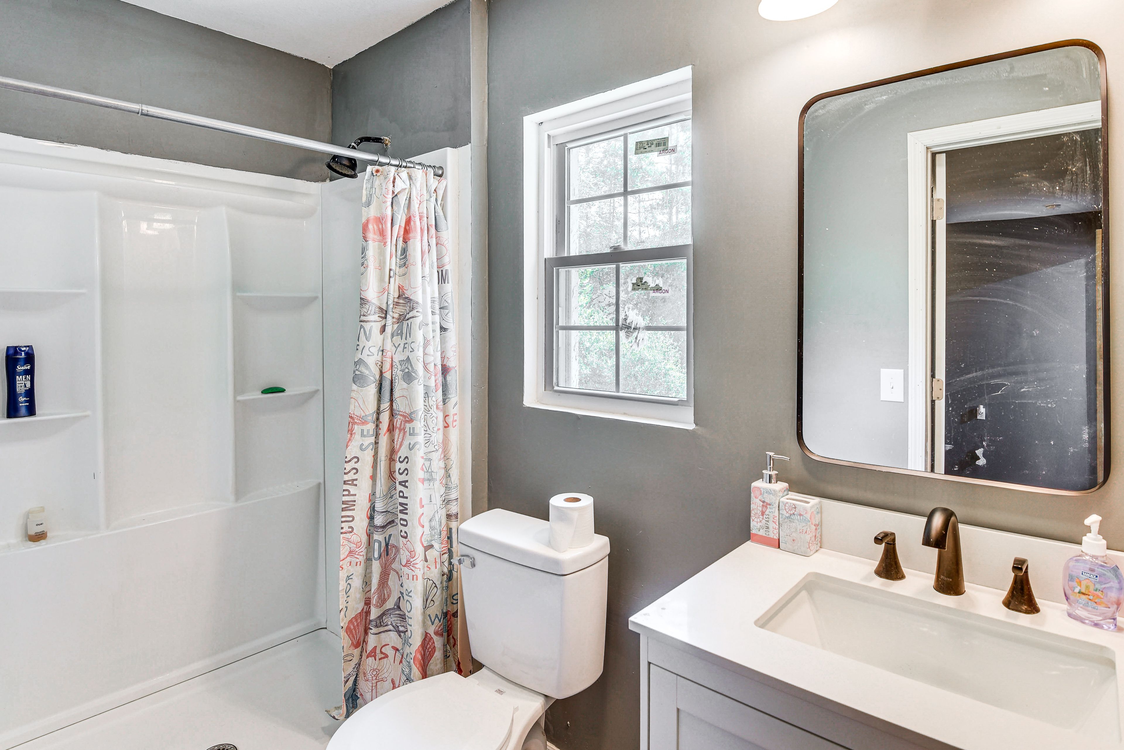 En-Suite Bathroom | Towels Provided
