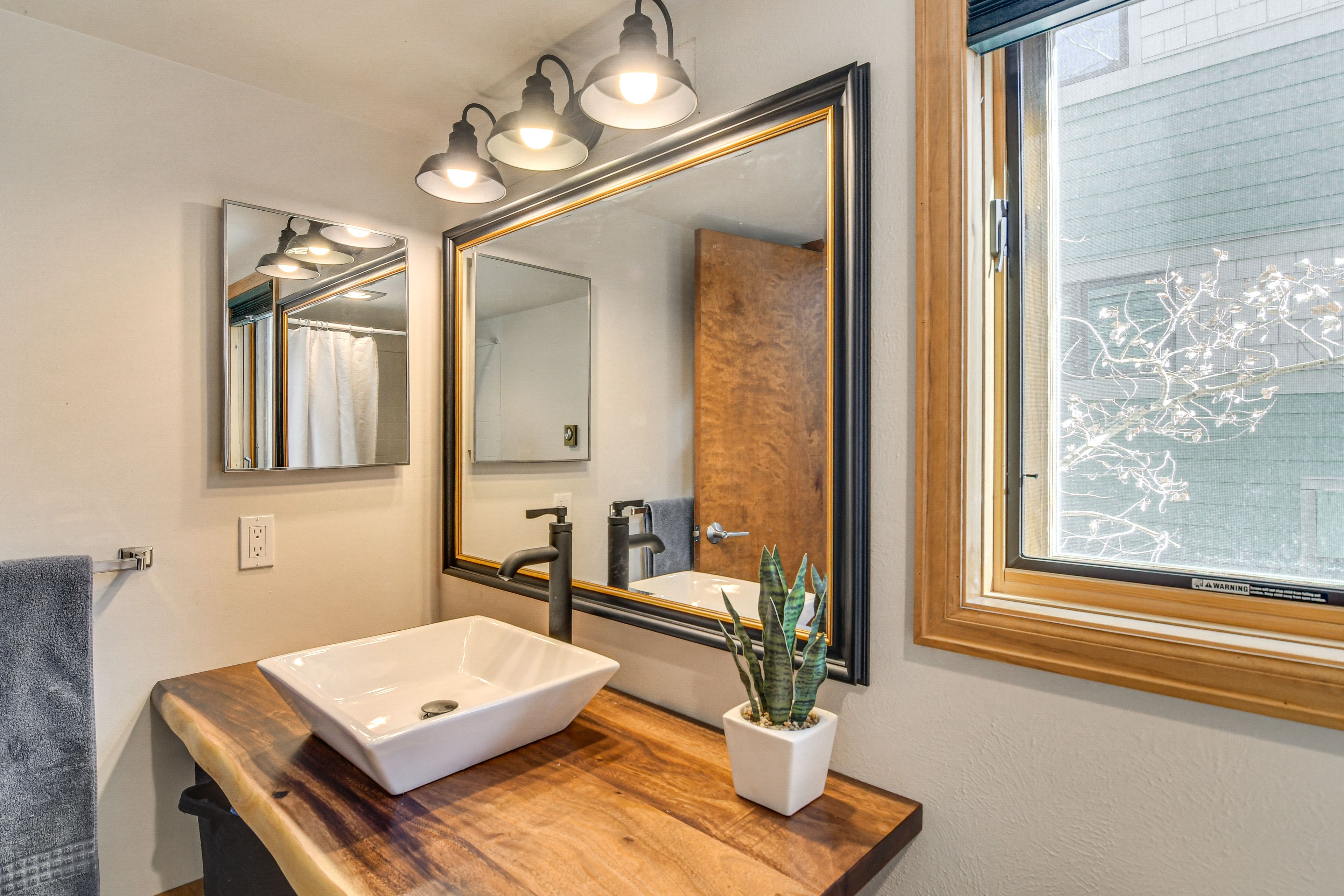 Bathroom | Towels Provided | 3rd Floor