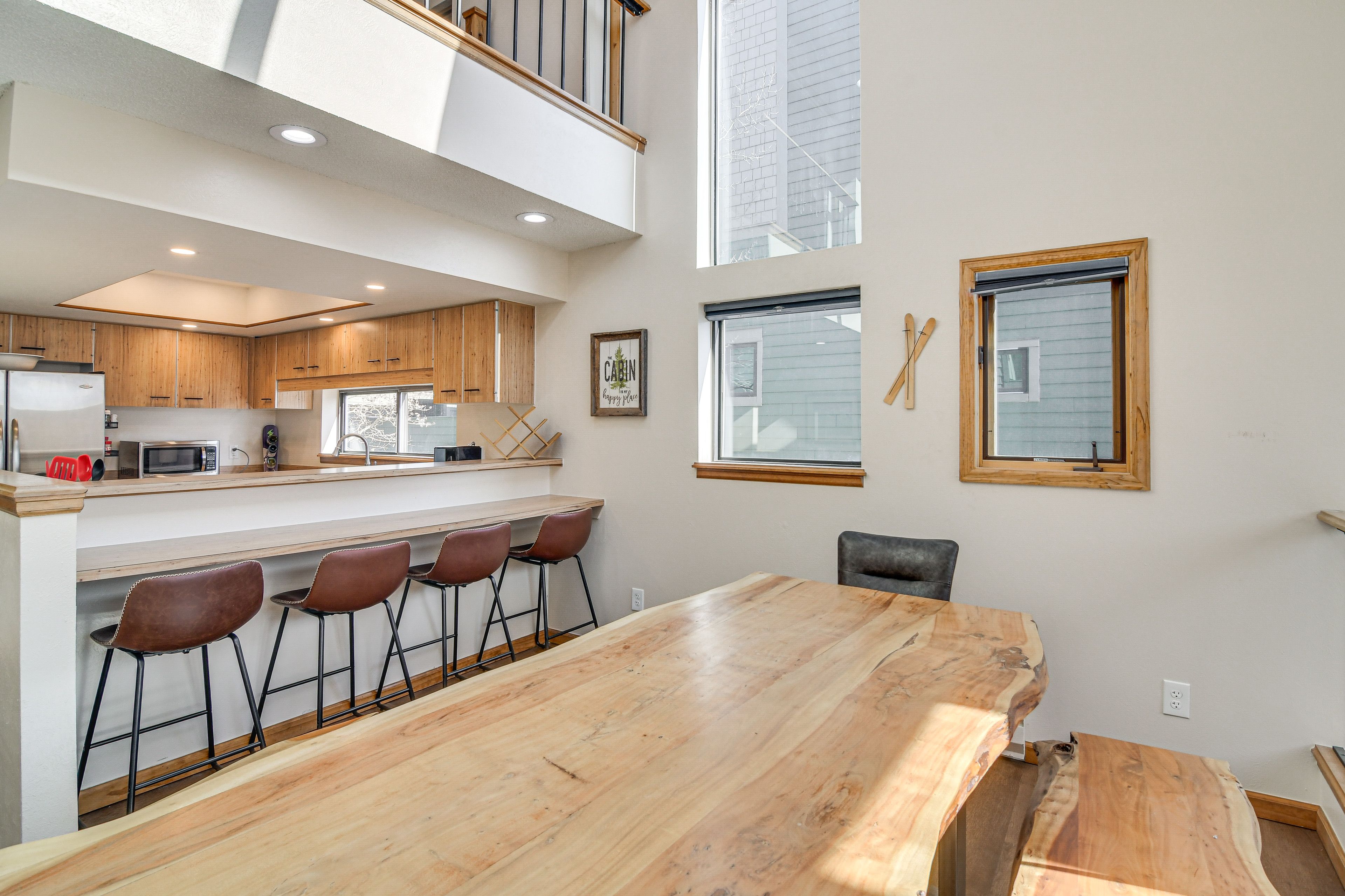 Dining Area | Dishware/Flatware Provided | 3rd Floor