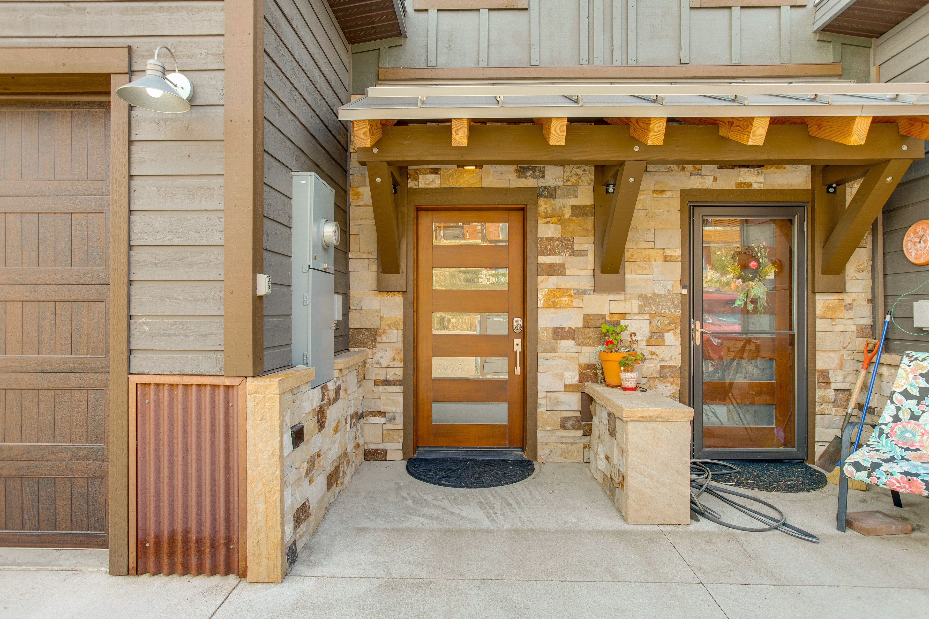 Property Exterior | Garage (1 Vehicle) | Driveway (2 Vehicles)