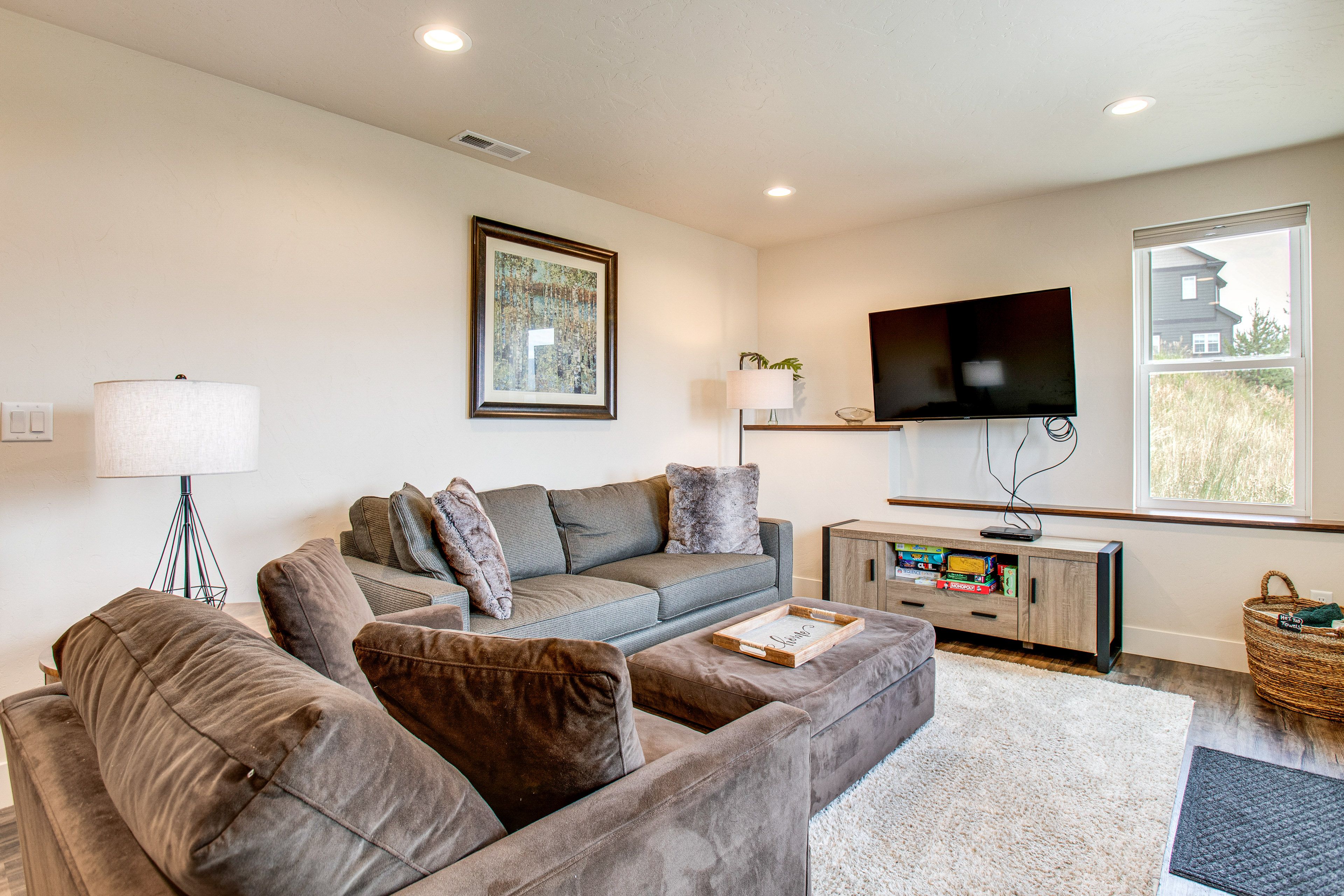 Living Room | Bottom Level | Smart TV | Board Games