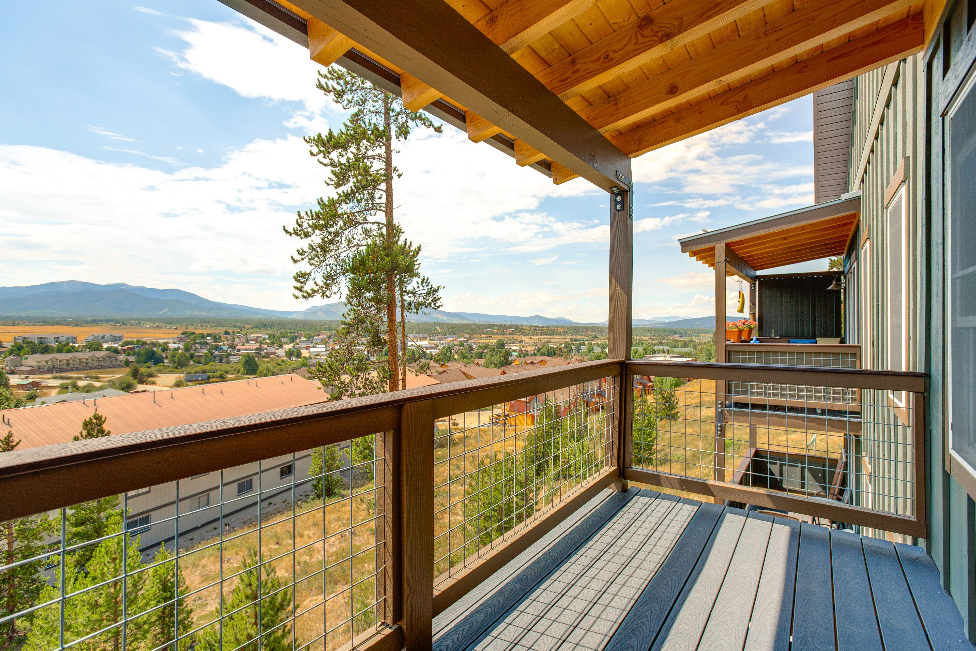 Balcony | 1st Level