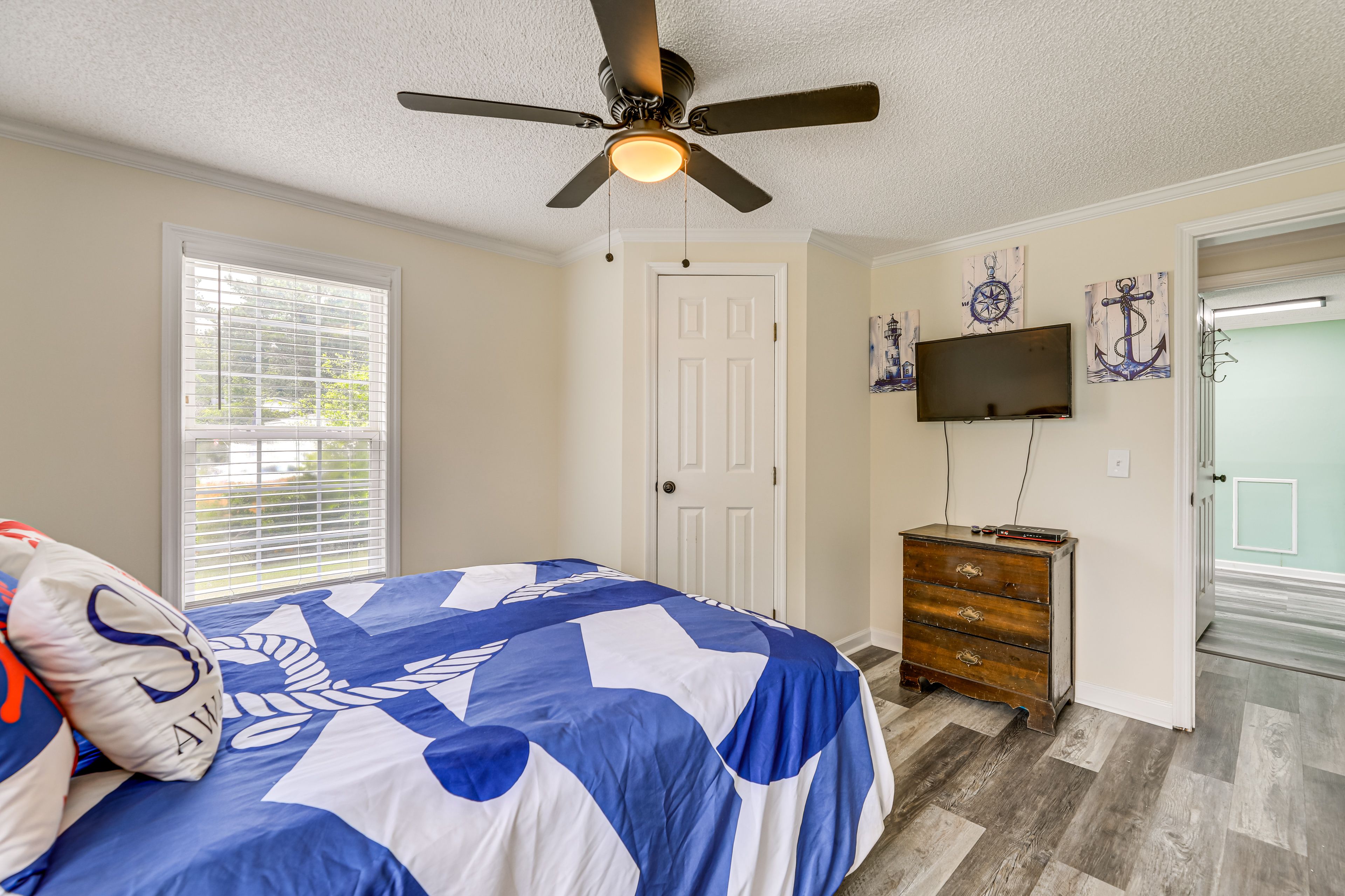 Bedroom 3 | Queen Bed | 2 Twin Rollaway Beds