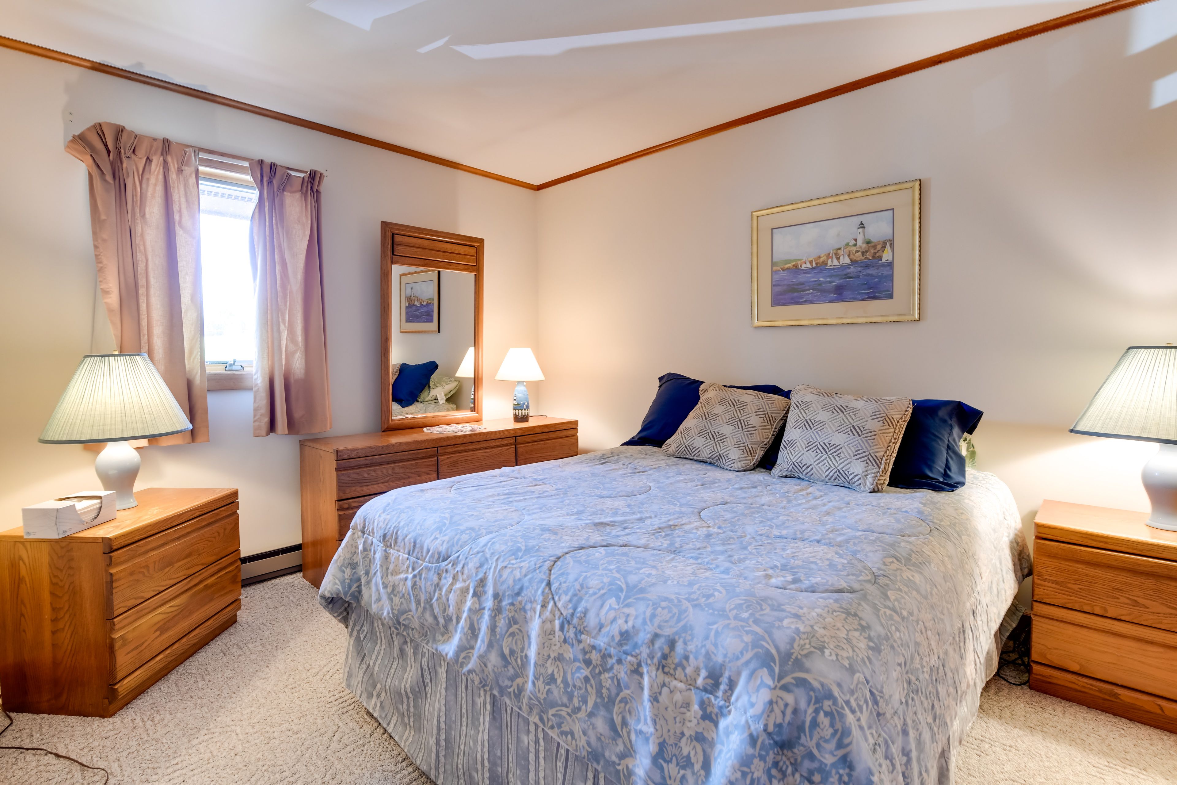 Bedroom 1 | Queen Bed